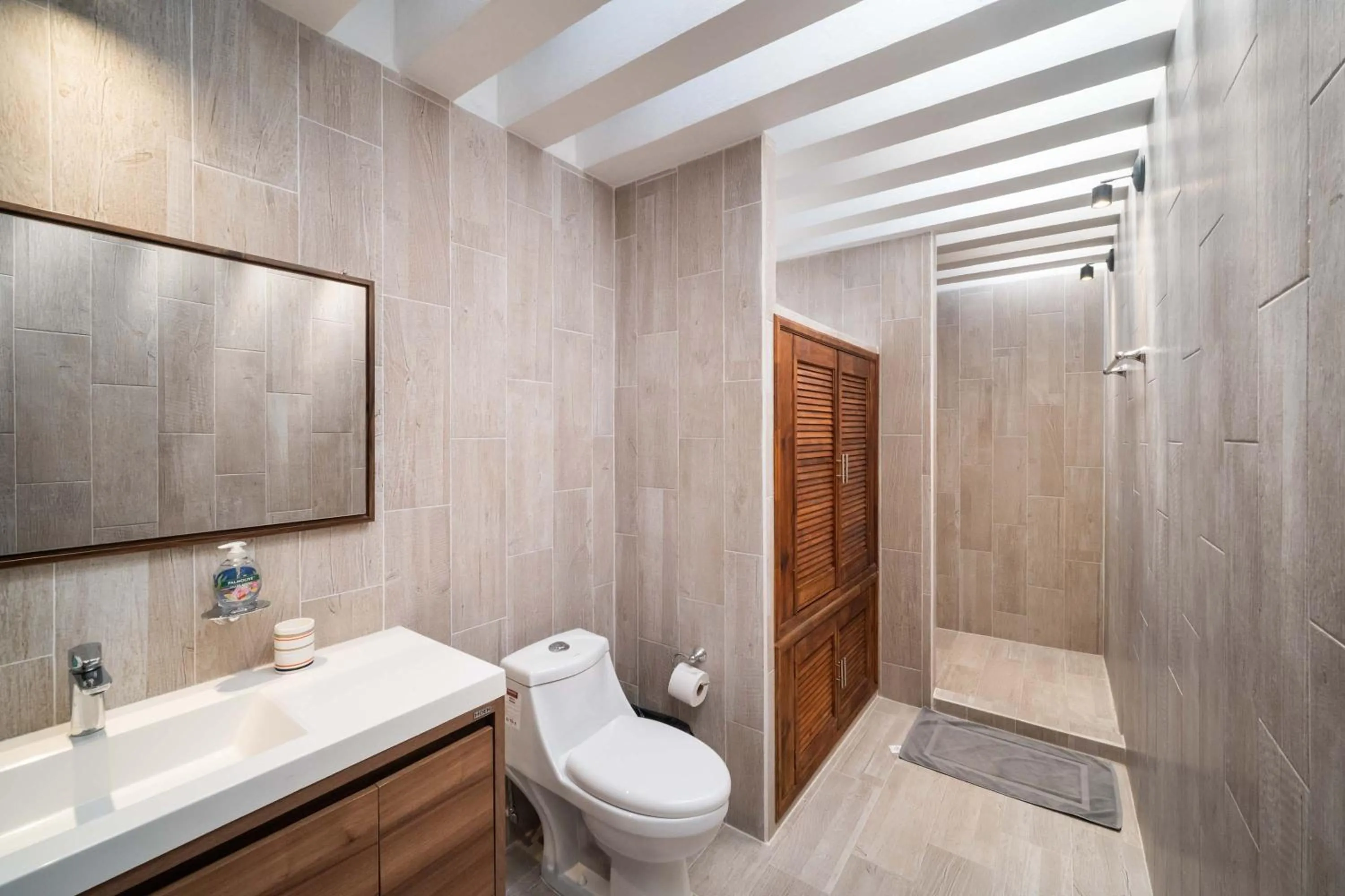 Beachfront Upscale House in Telchac