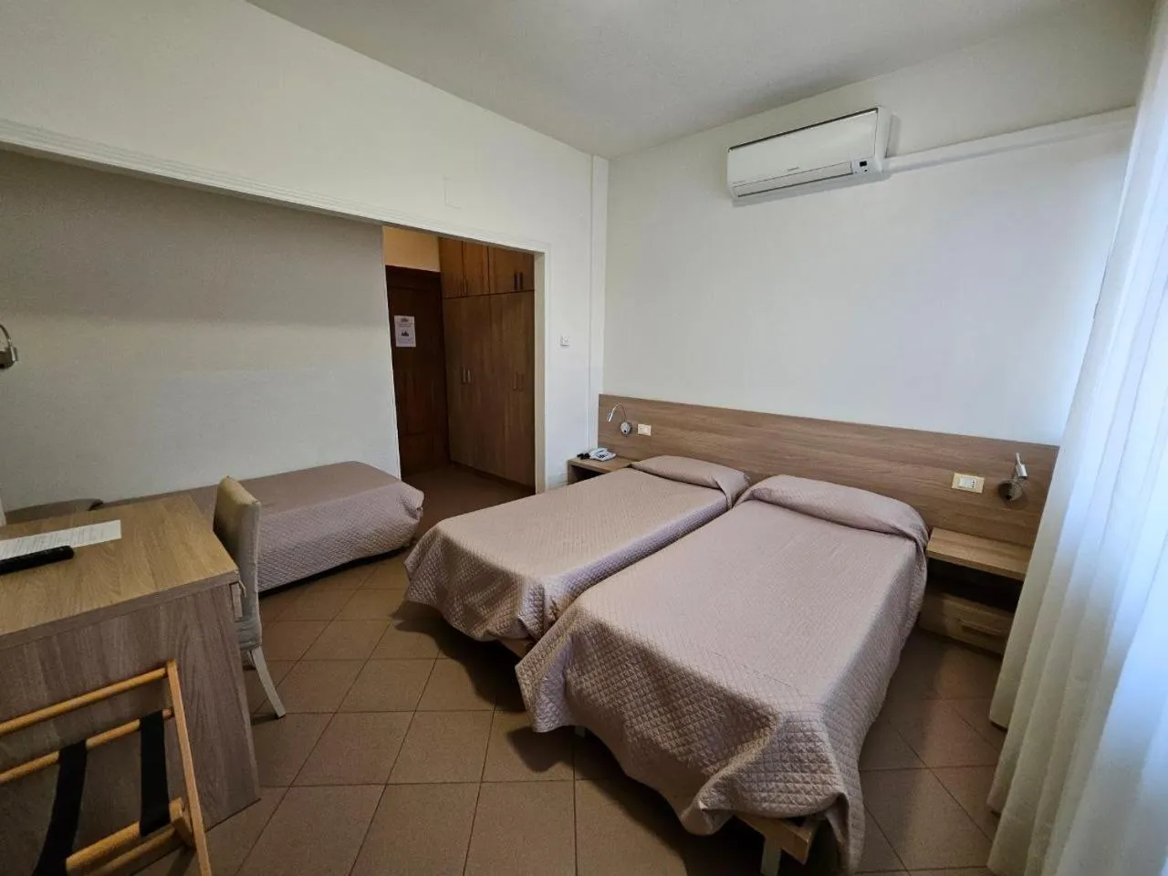 Bed in Albergo Nyers