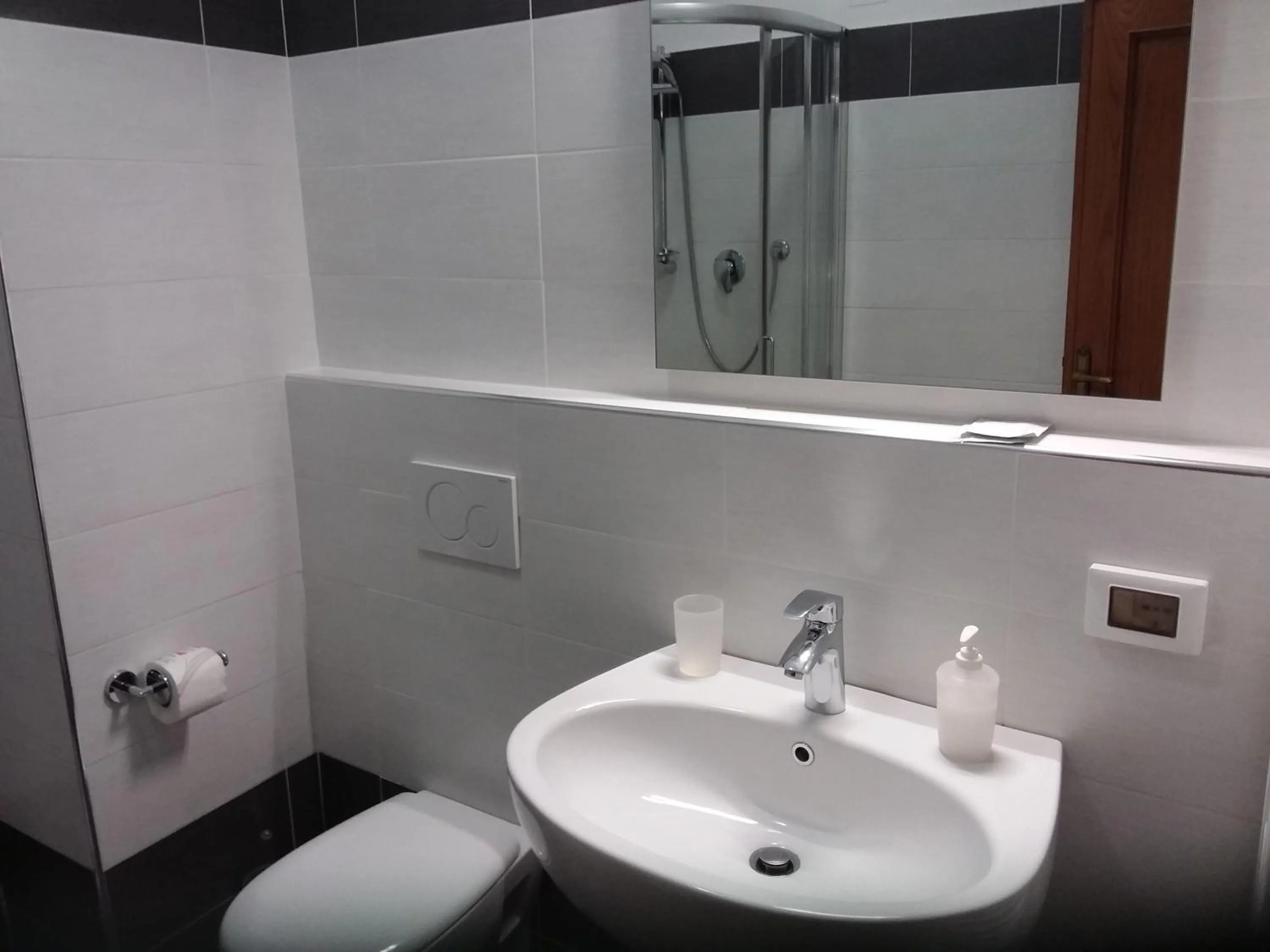 Bathroom in Albergo Nyers