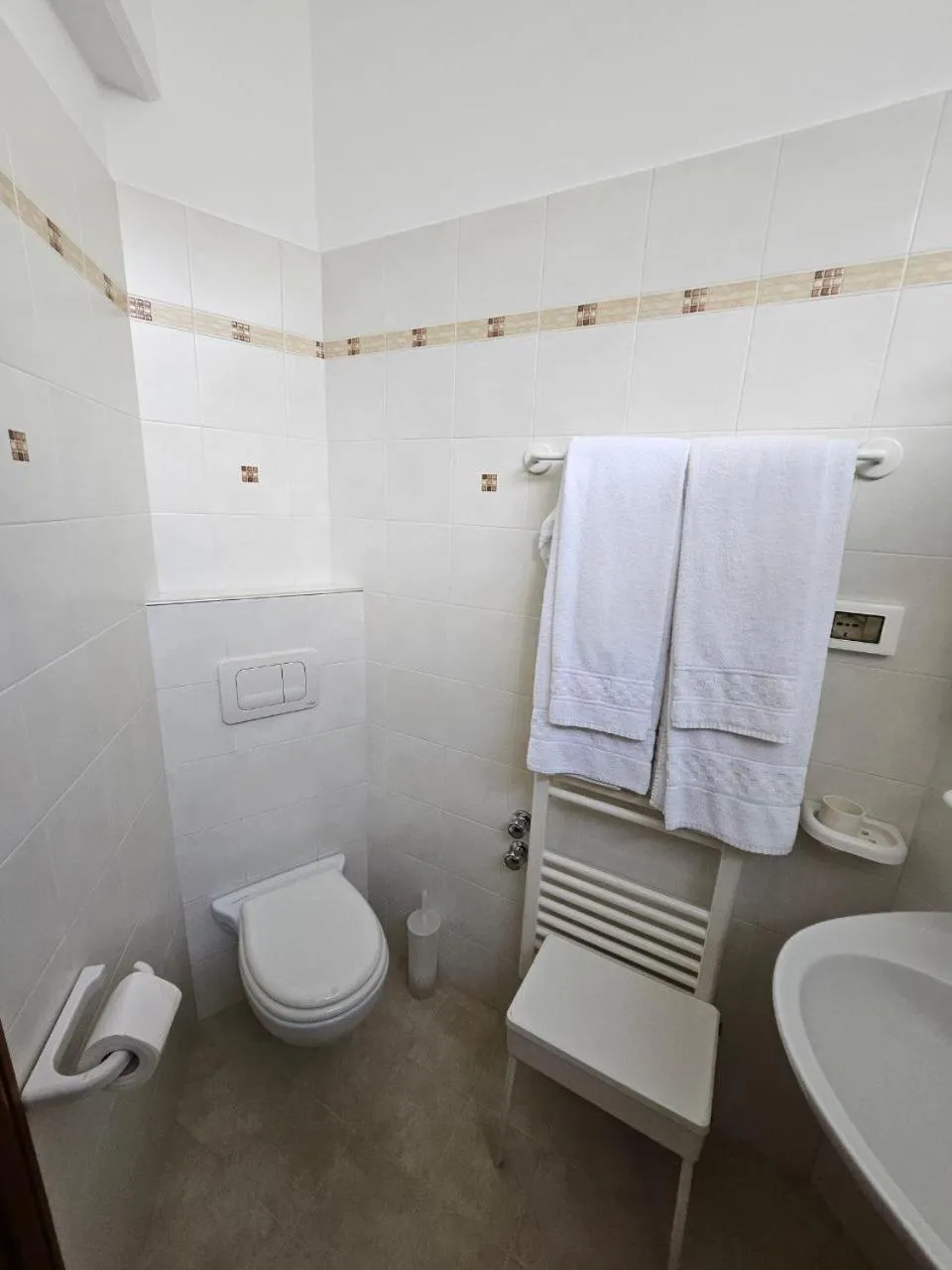 Shower in Albergo Nyers