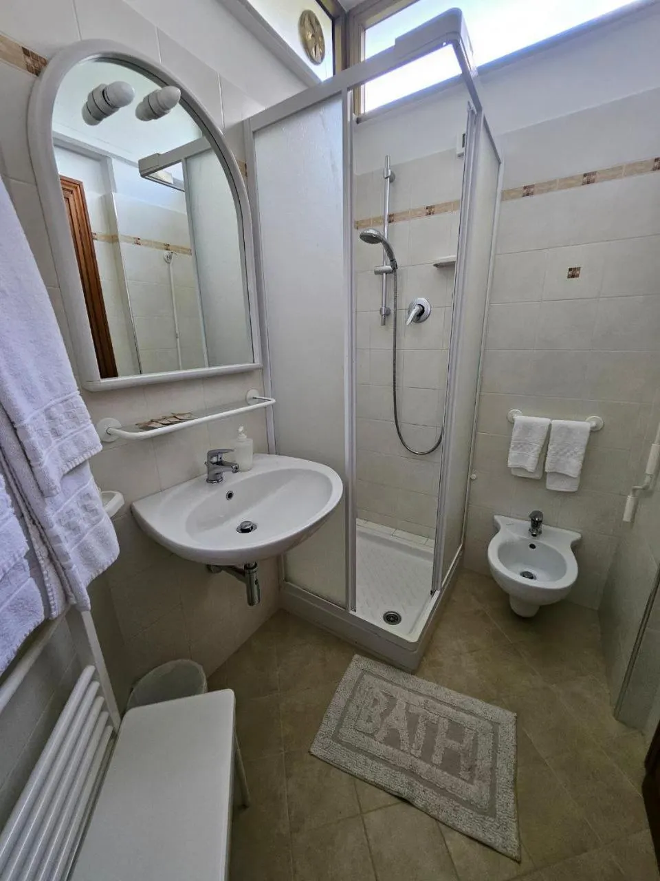 Bathroom in Albergo Nyers