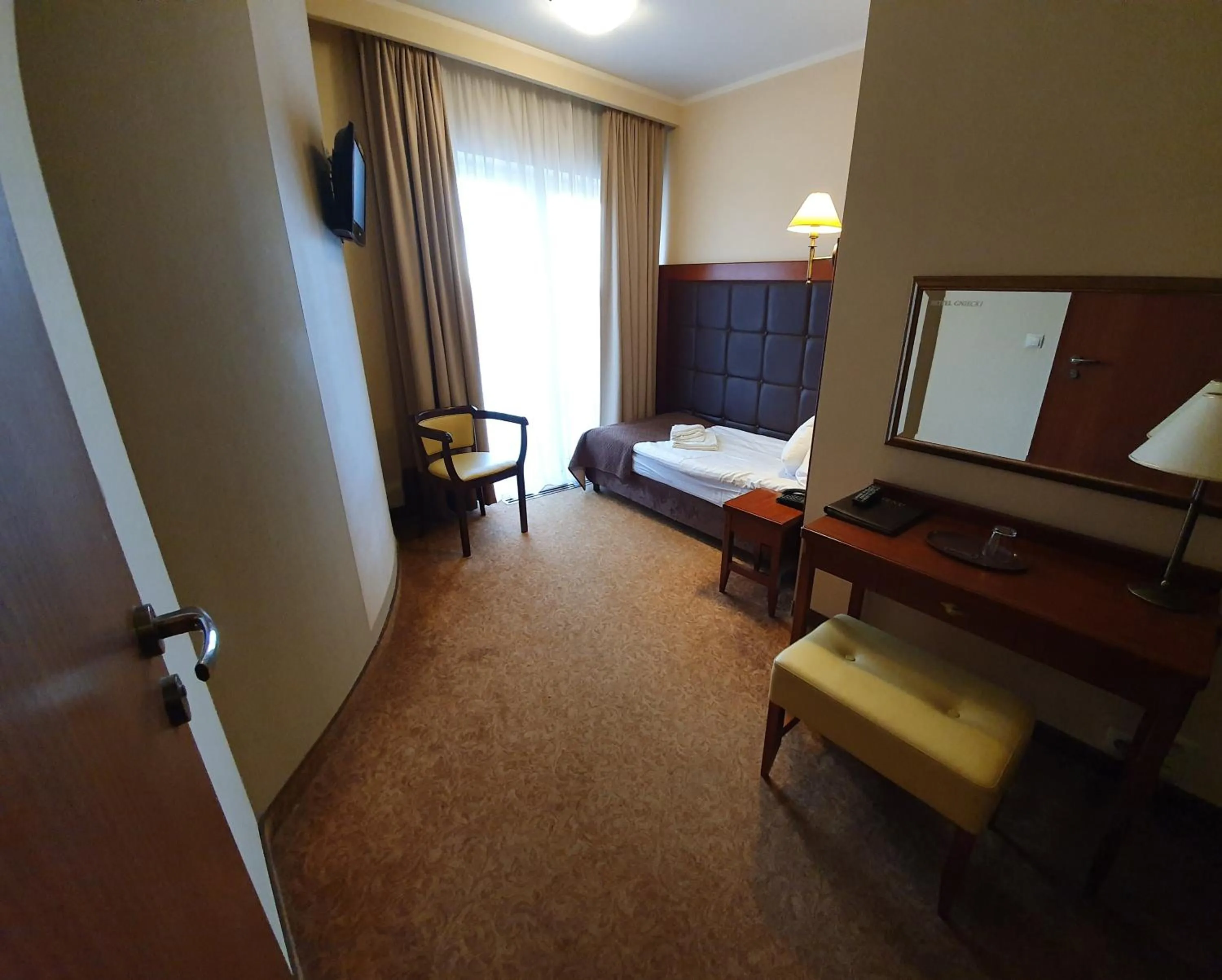 TV and multimedia, Bed in Hotel Gniecki Gdansk