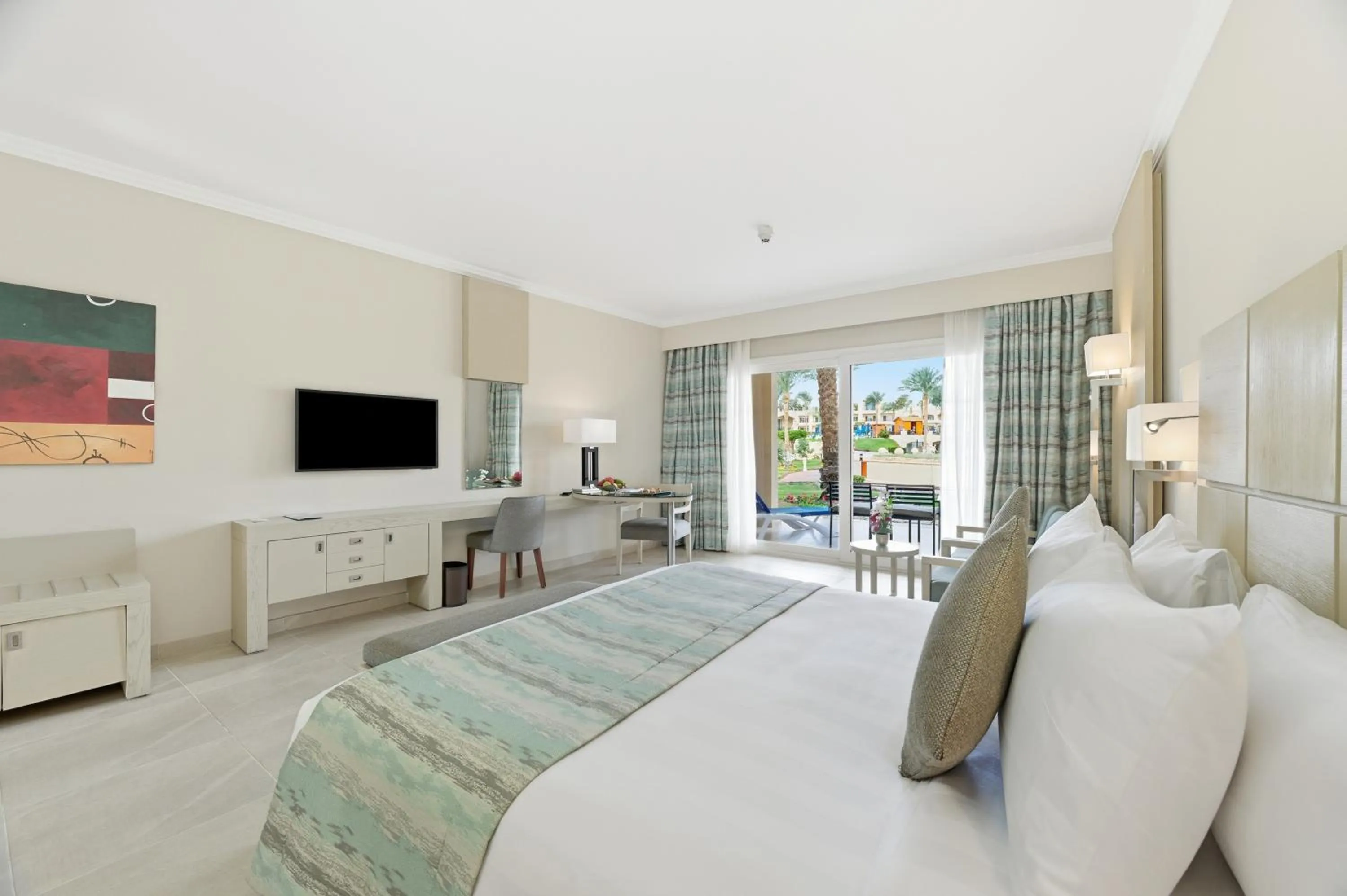 Bedroom, Bed in Cleopatra Luxury Resort Sharm El Sheikh