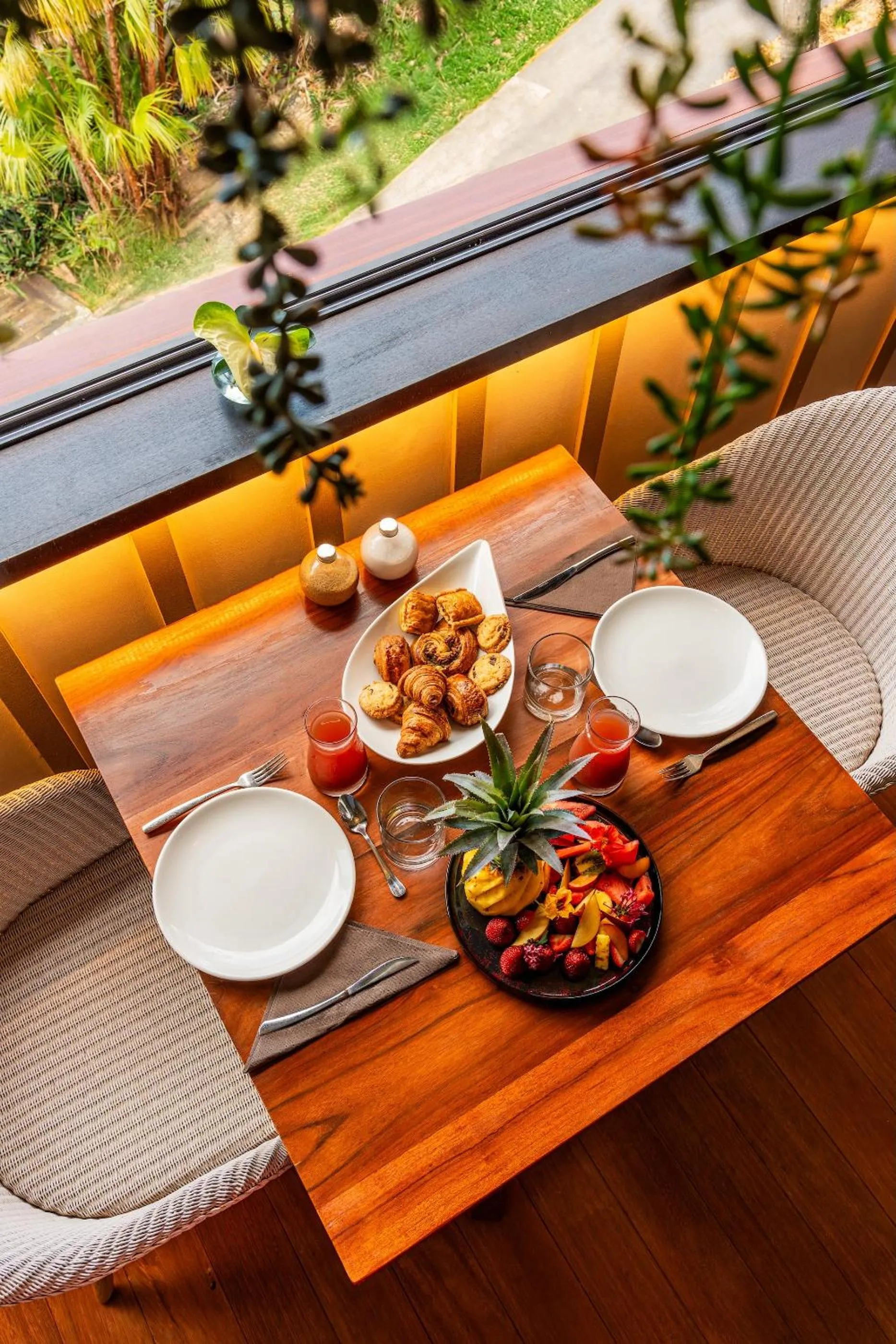 Restaurant/places to eat in Palm Hotel & Spa