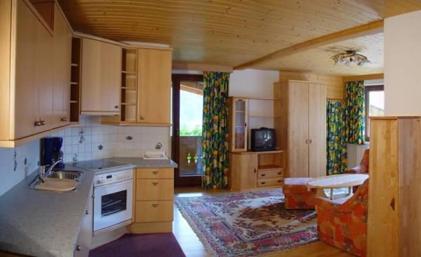 Kitchen or kitchenette in Pension & Appartement Steinwender