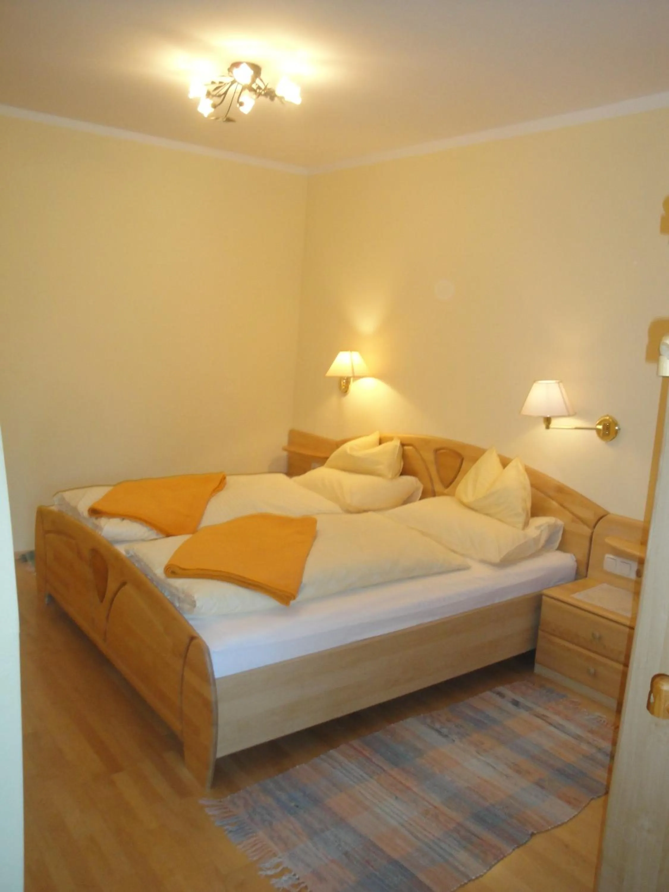 Bed in Pension & Appartement Steinwender