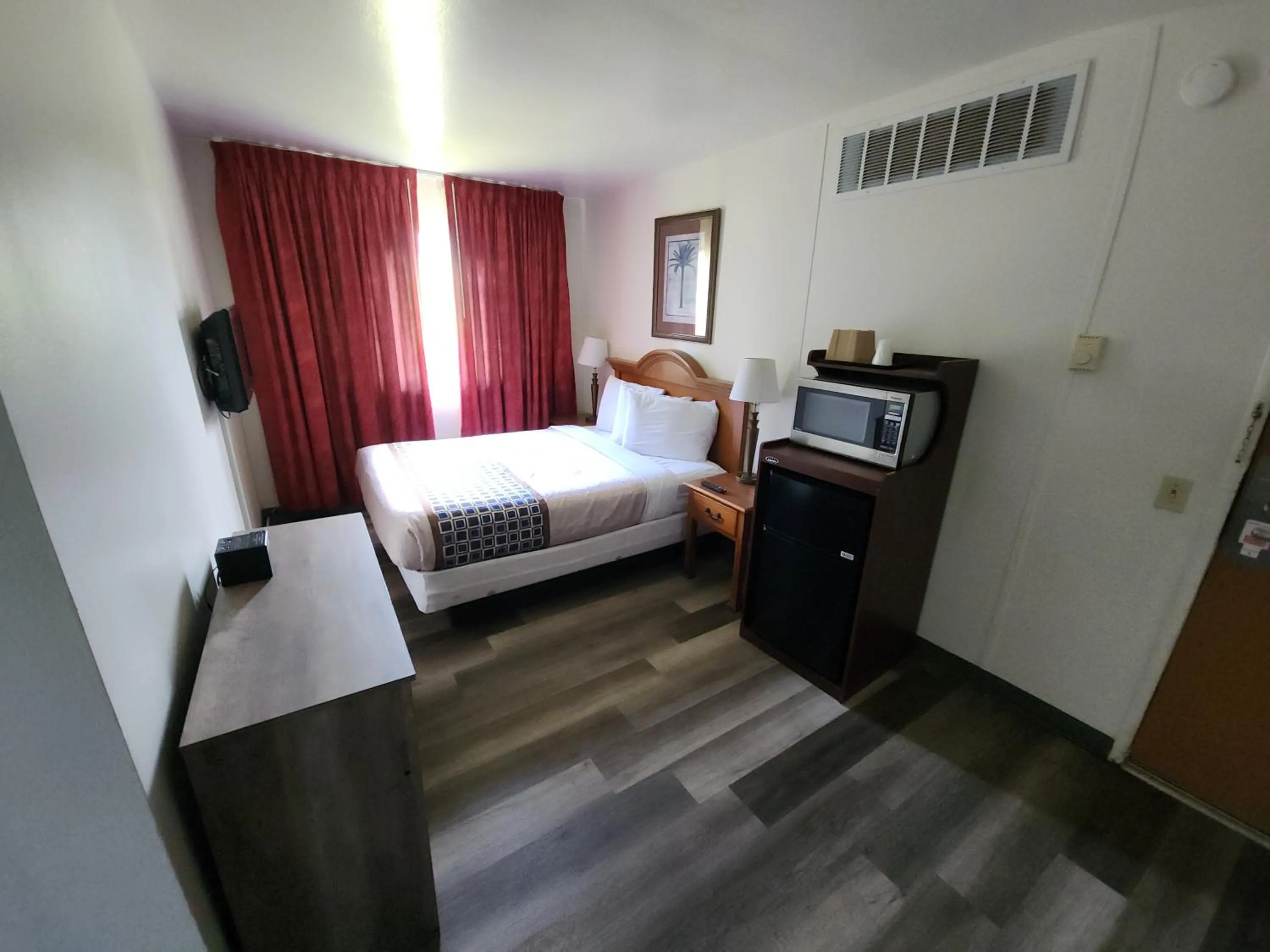 Bed in North Coast Inn