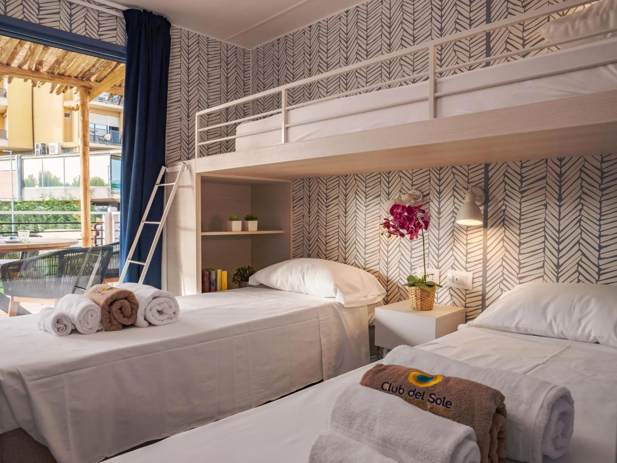 Bedroom, Bed in Club del Sole Tenuta Primero Grado Family Collection