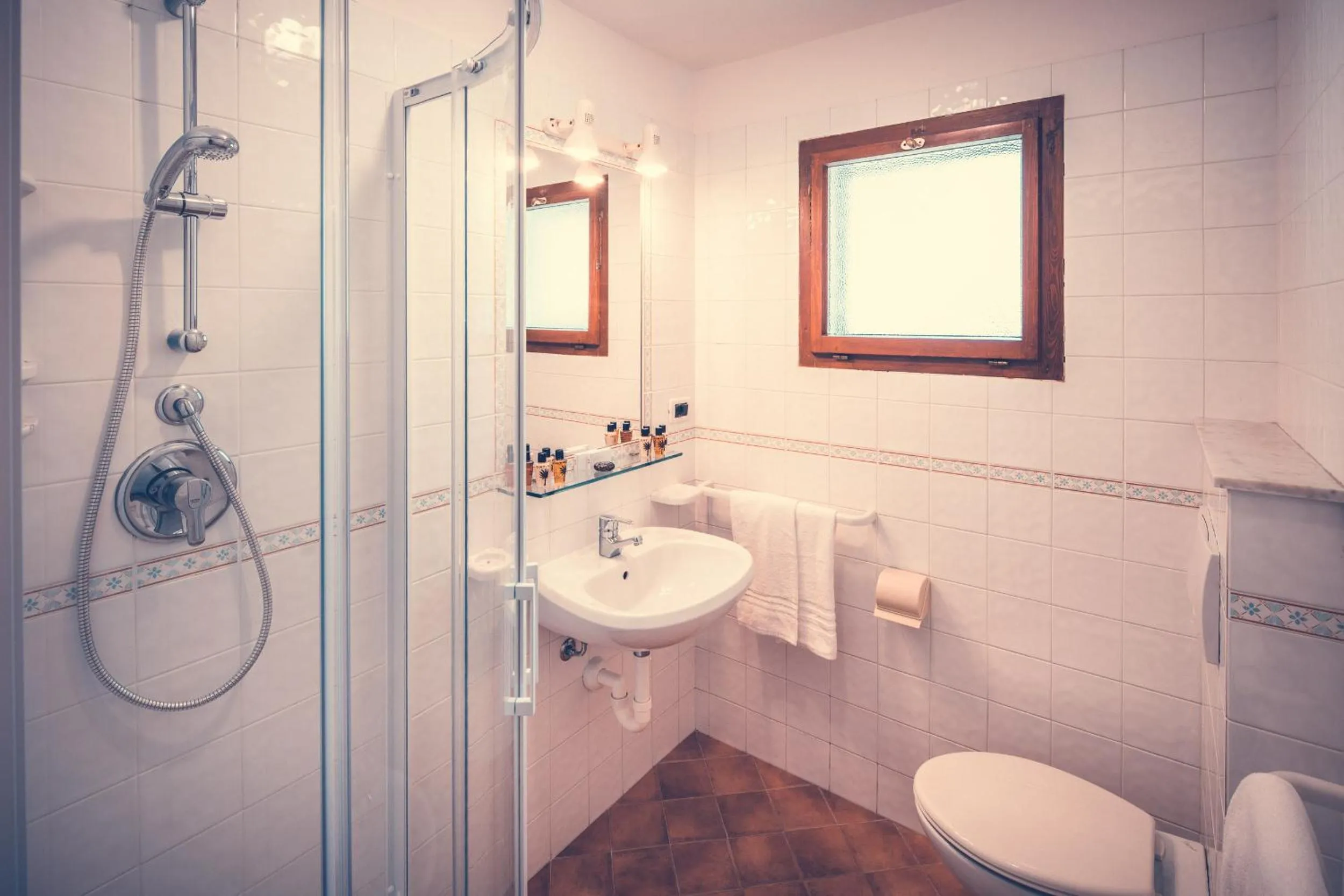 Shower in Club del Sole Tenuta Primero Grado Family Collection