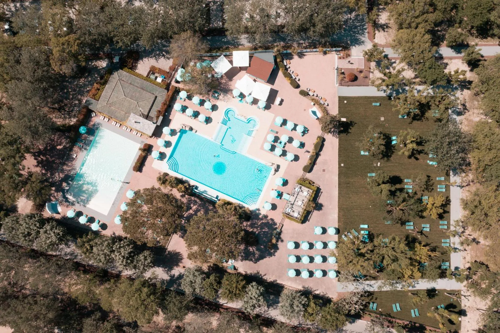 Swimming pool in Club del Sole Tenuta Primero Grado Family Collection