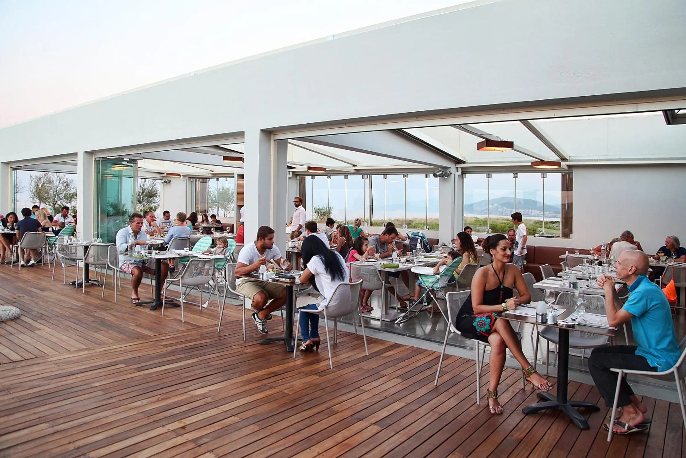 Restaurant/places to eat in Thalatta Seaside Hotel