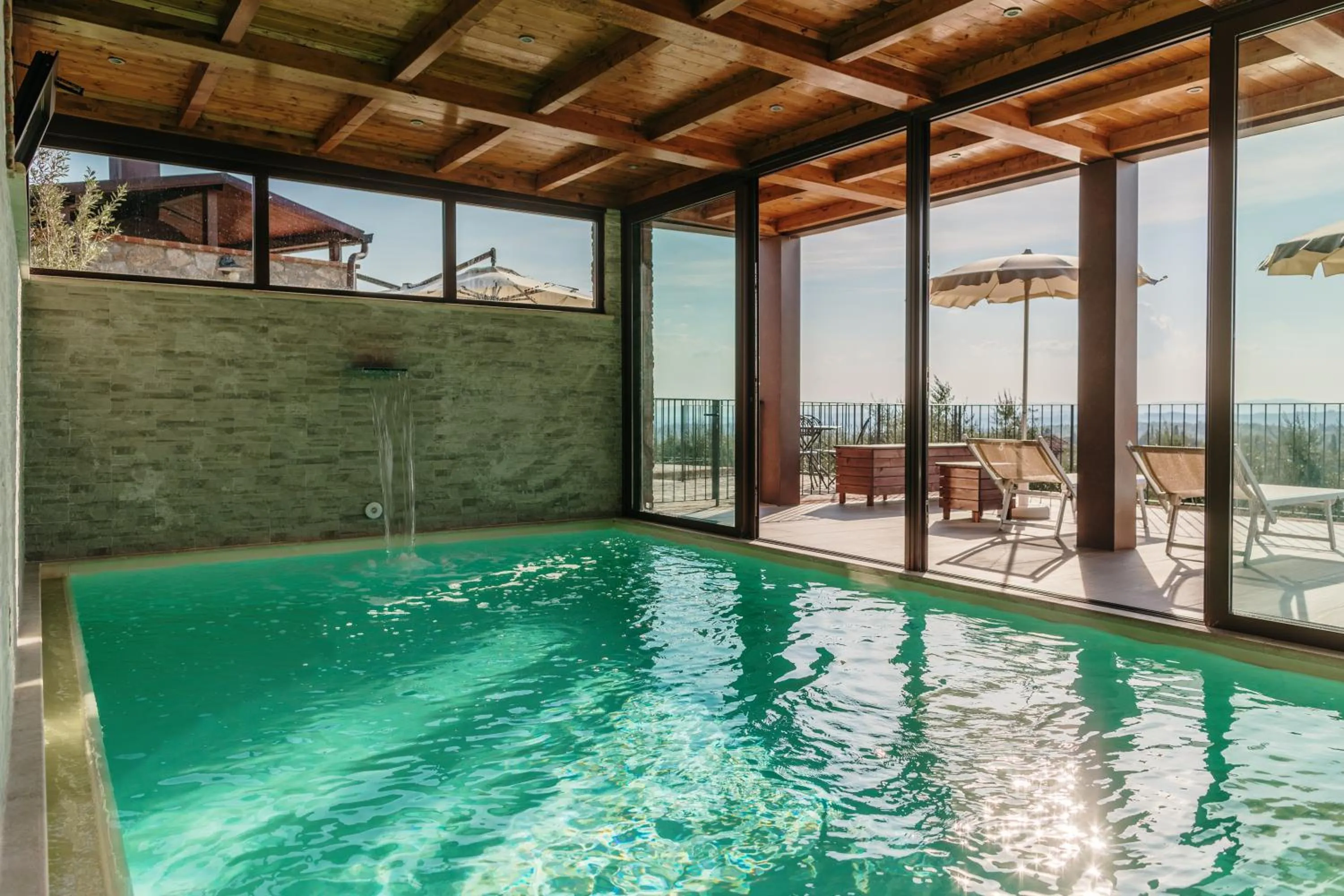 Swimming pool in Villa Di Sotto