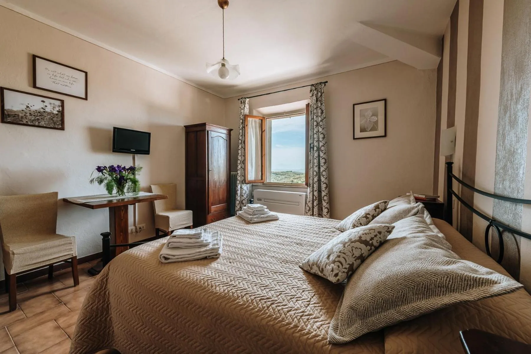 Bedroom, Bed in Villa Di Sotto