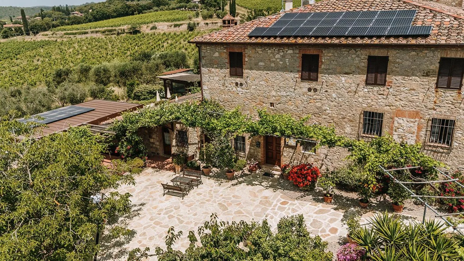 Property building in Villa Di Sotto