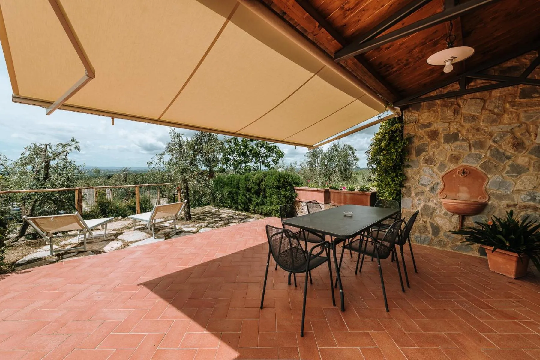 Property building in Villa Di Sotto