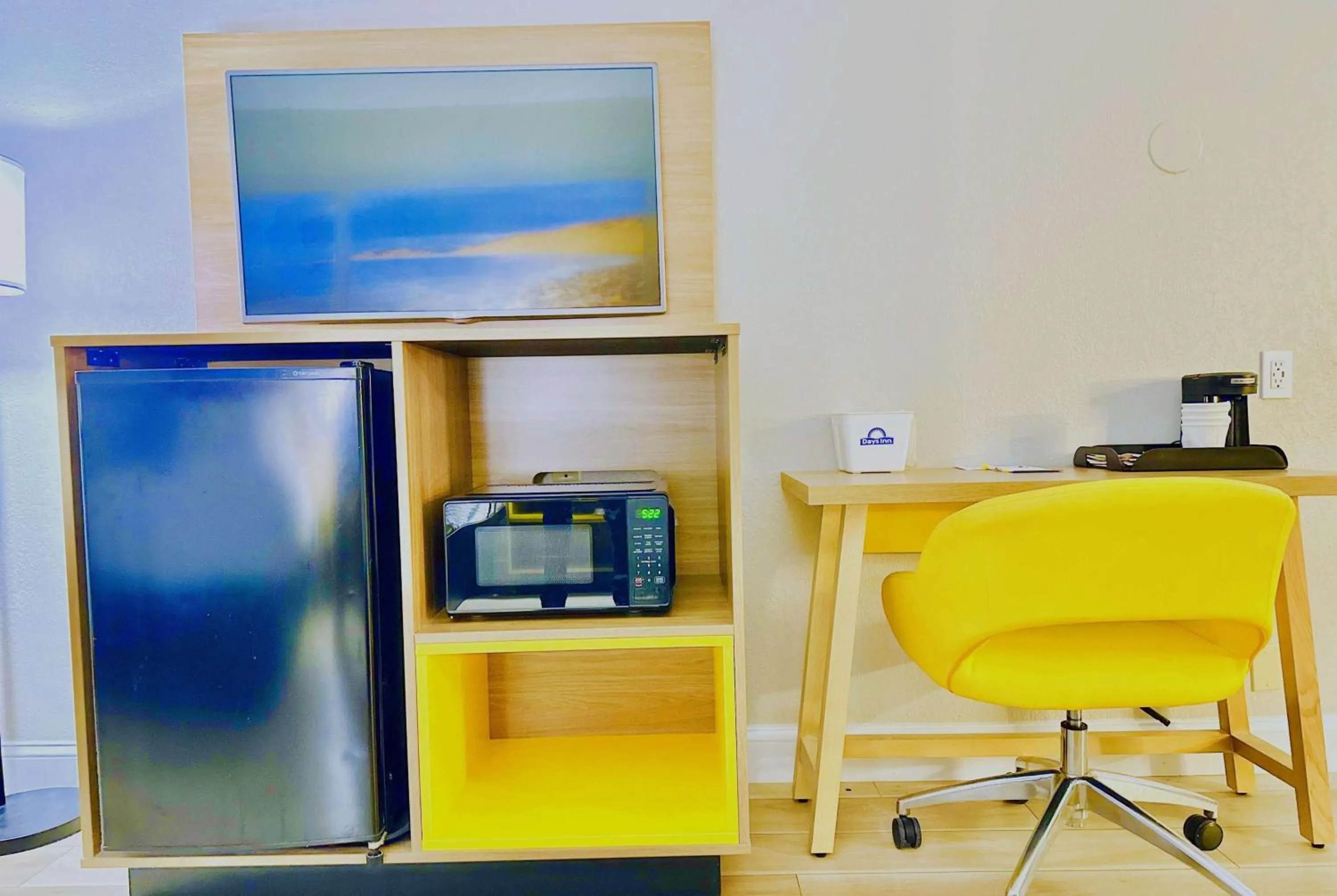 Photo of the whole room in Days Inn by Wyndham Rutland/Killington Area