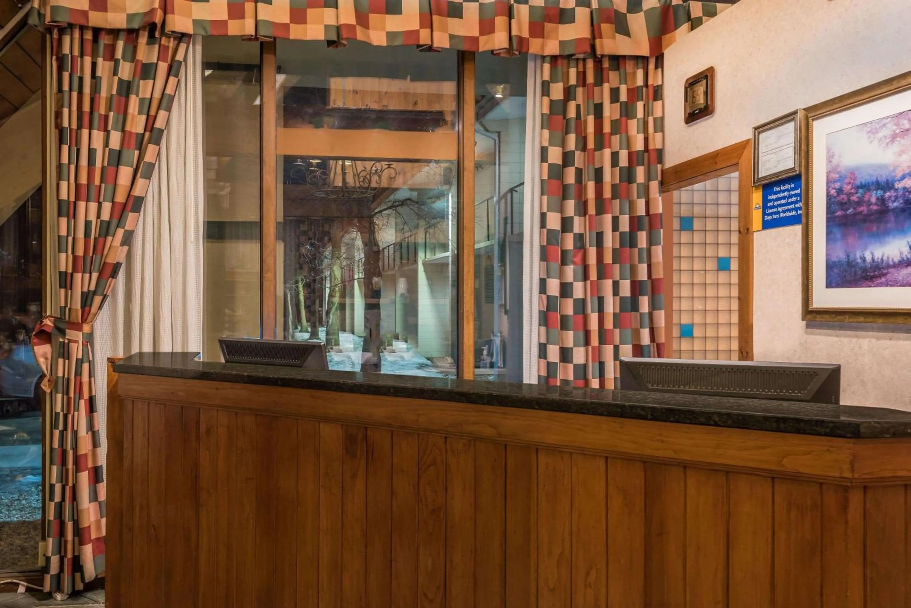 Lobby or reception in Days Inn by Wyndham Rutland/Killington Area