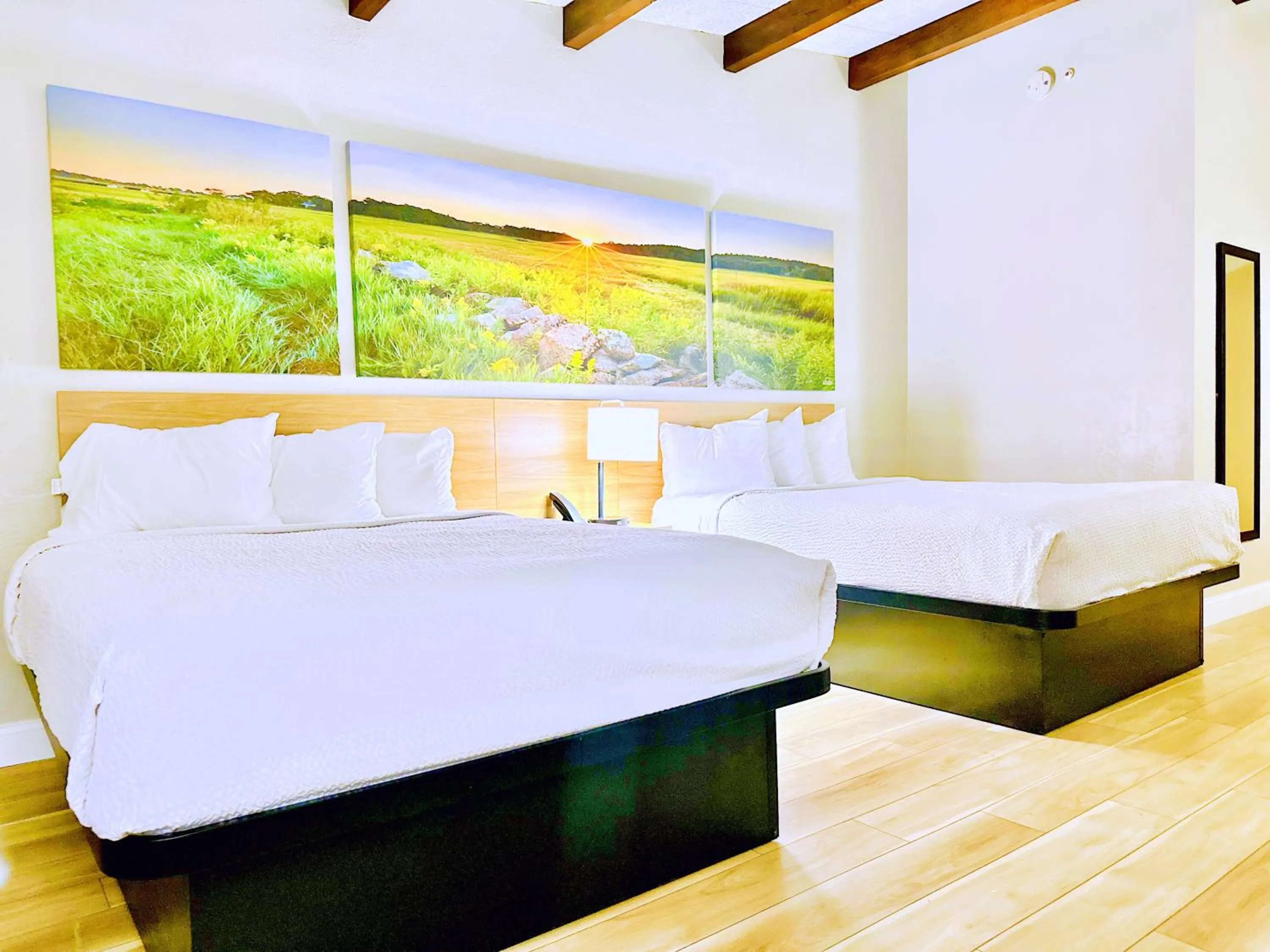 Bed in Days Inn by Wyndham Rutland/Killington Area