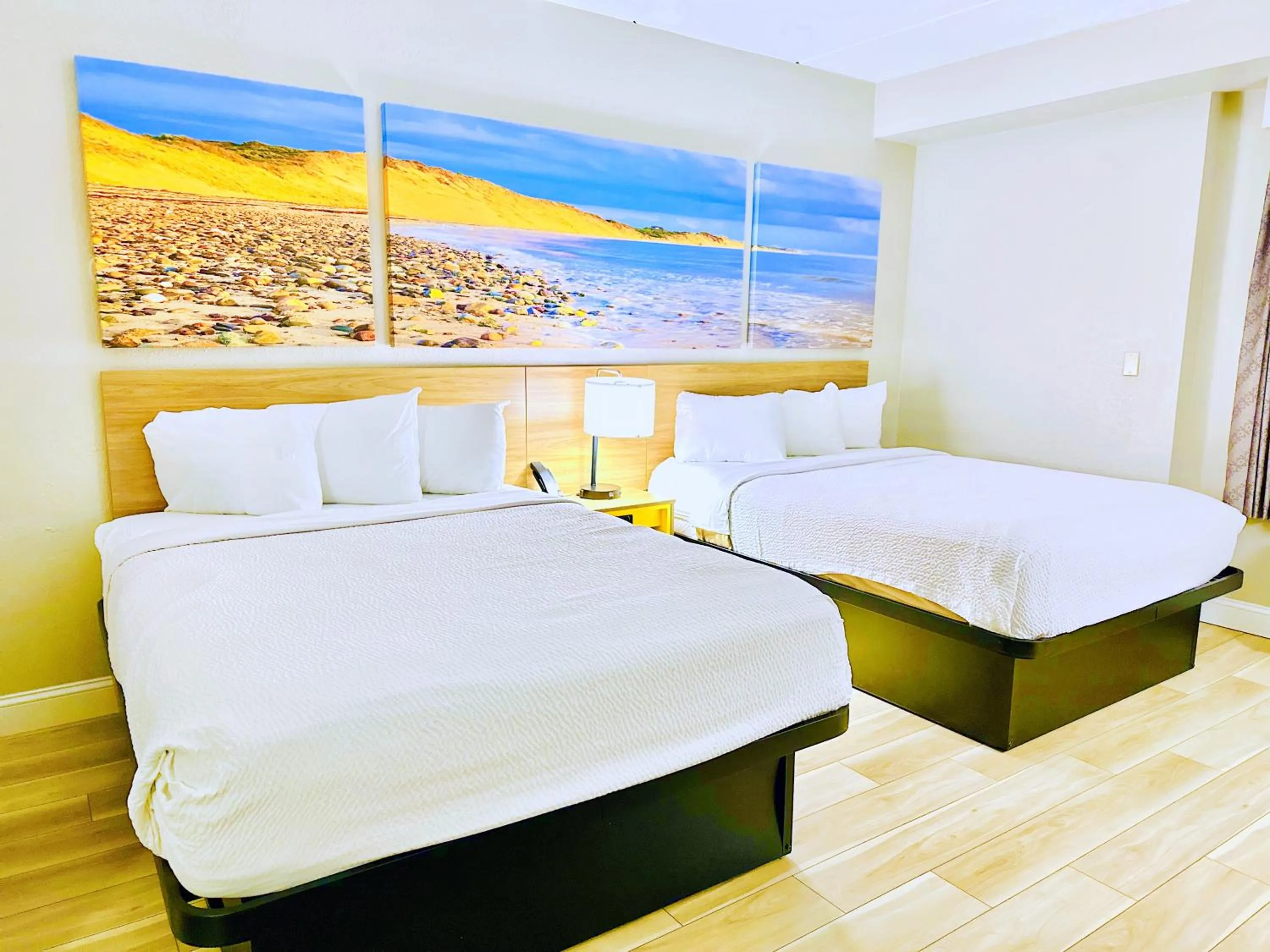 Bed in Days Inn by Wyndham Rutland/Killington Area