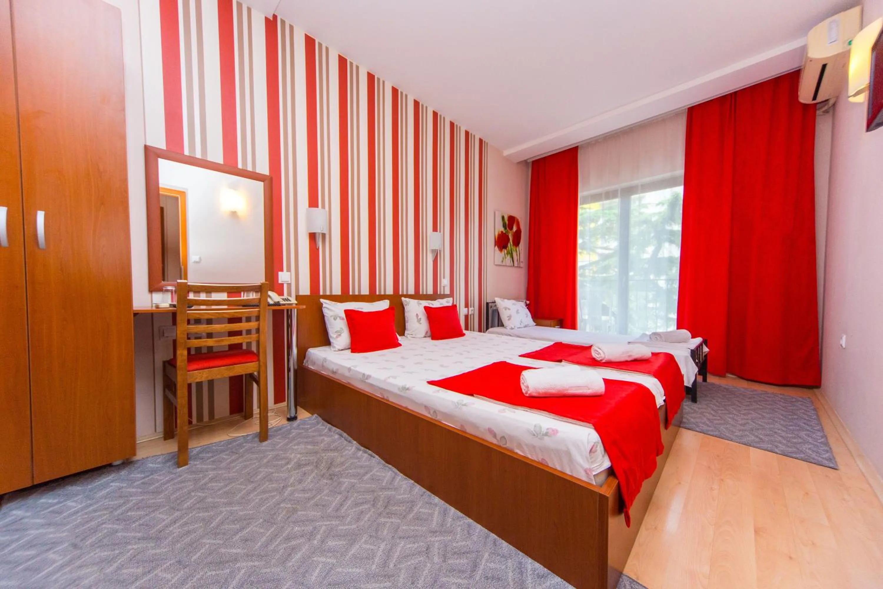 Photo of the whole room, Bed in Hotel Pine