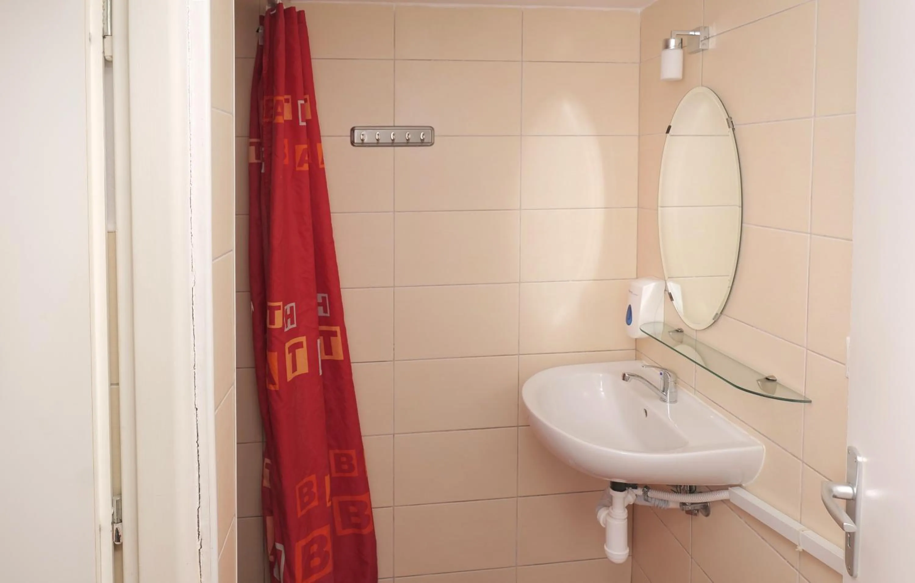 Toilet in Hostel Old Town