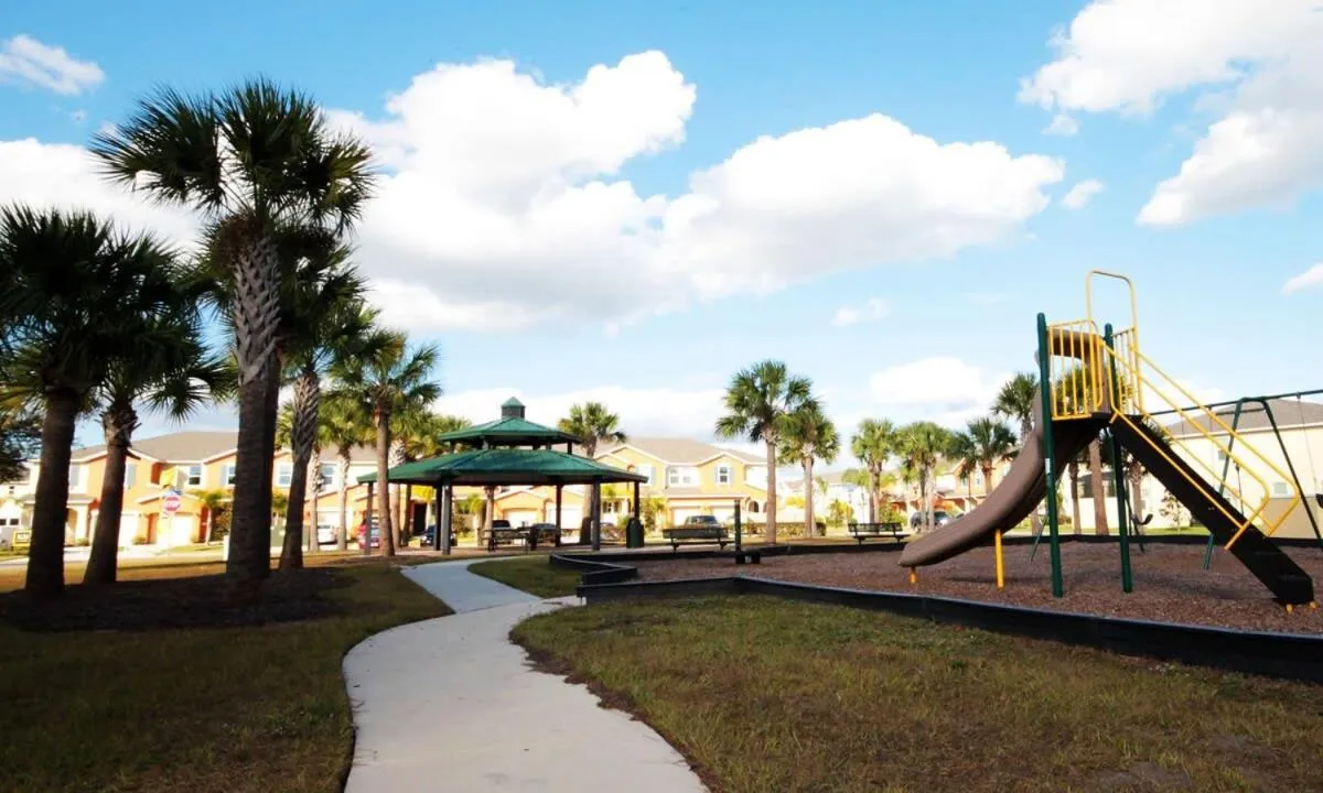 Four Bedrooms TownHome 5161