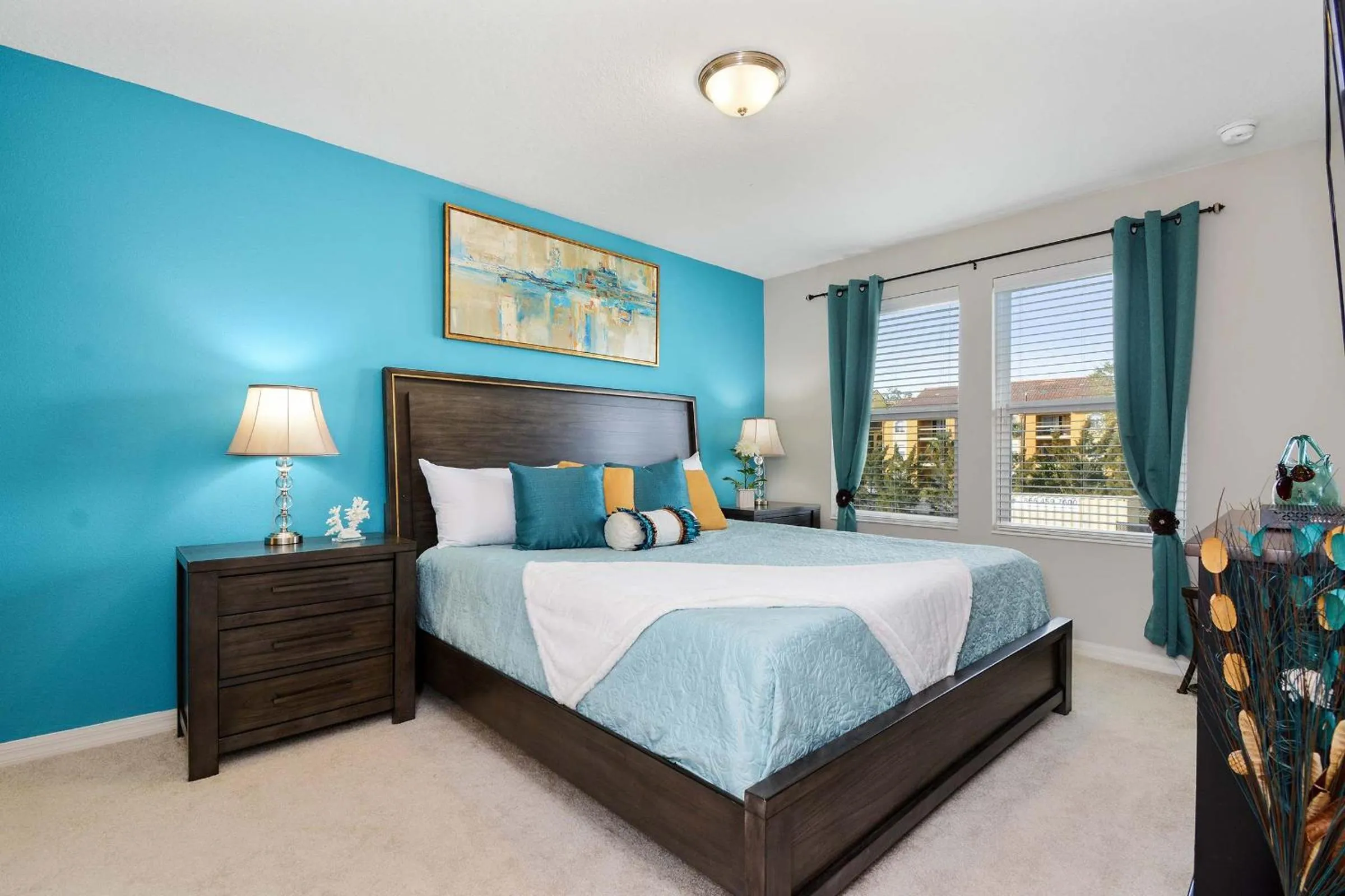Bed in Four Bedrooms TownHome 5161