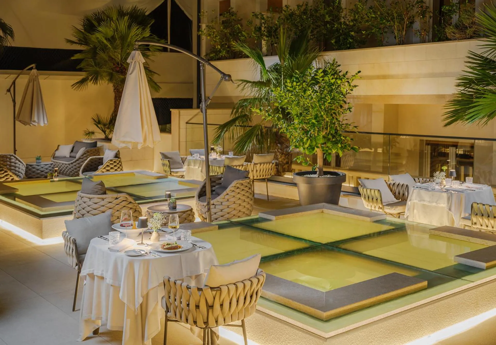 Restaurant/places to eat in Palazzo President