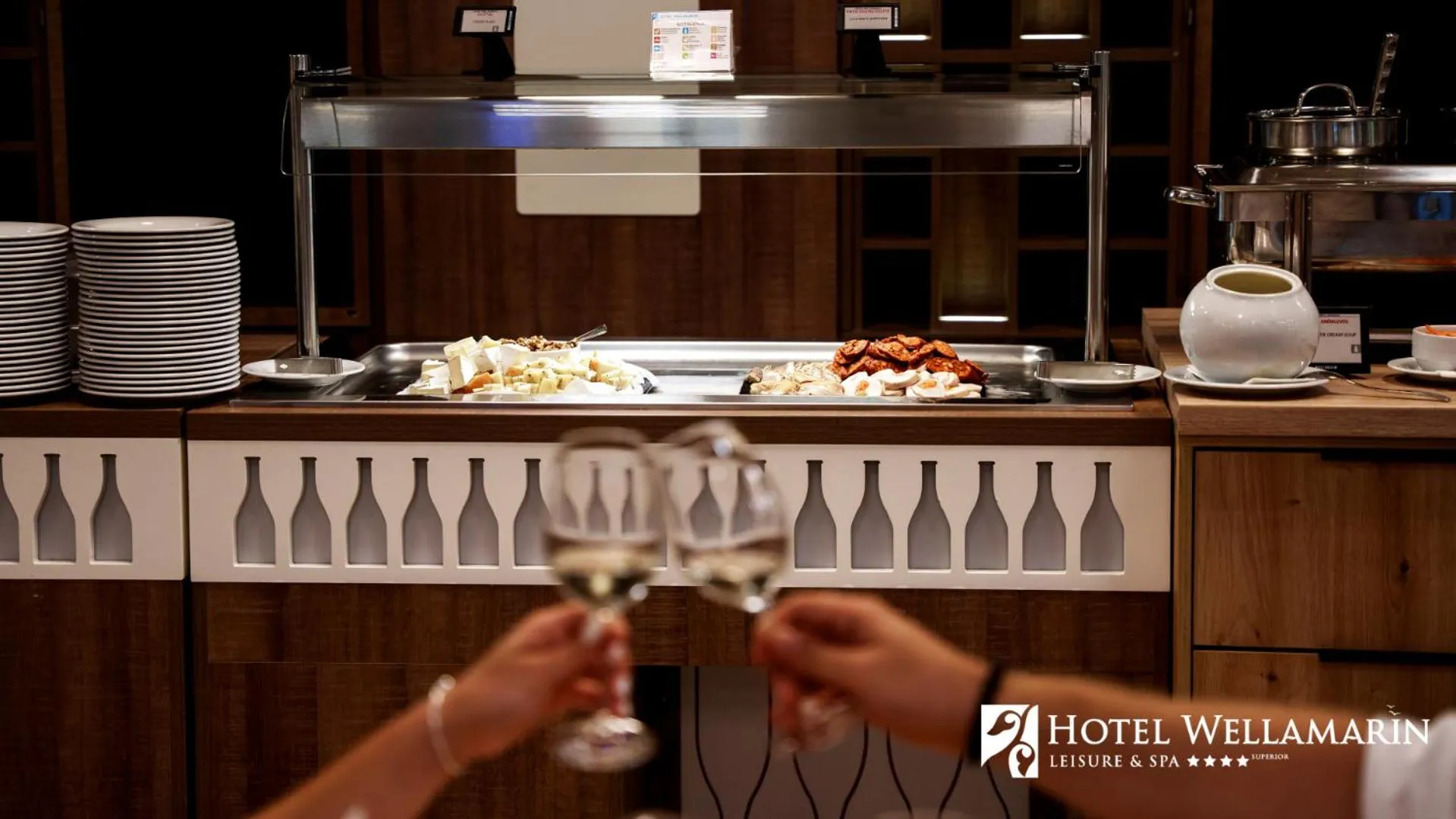 Restaurant/places to eat in Hotel Wellamarin