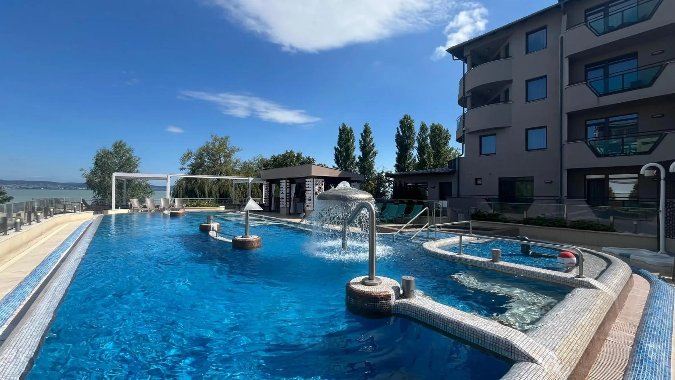 Swimming pool in Hotel Wellamarin