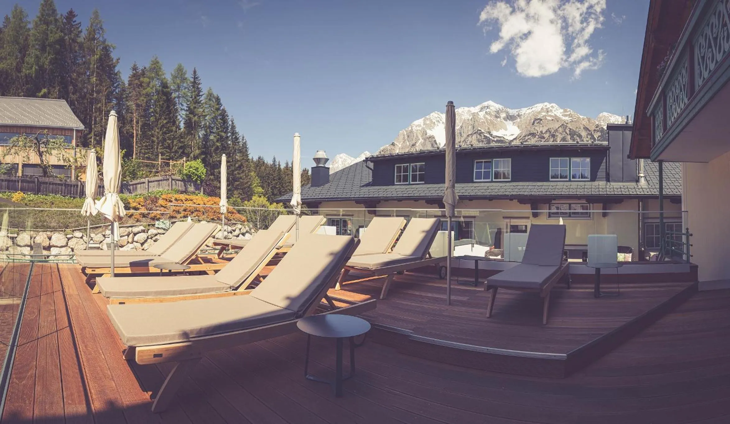 Swimming pool in Hotel Annelies