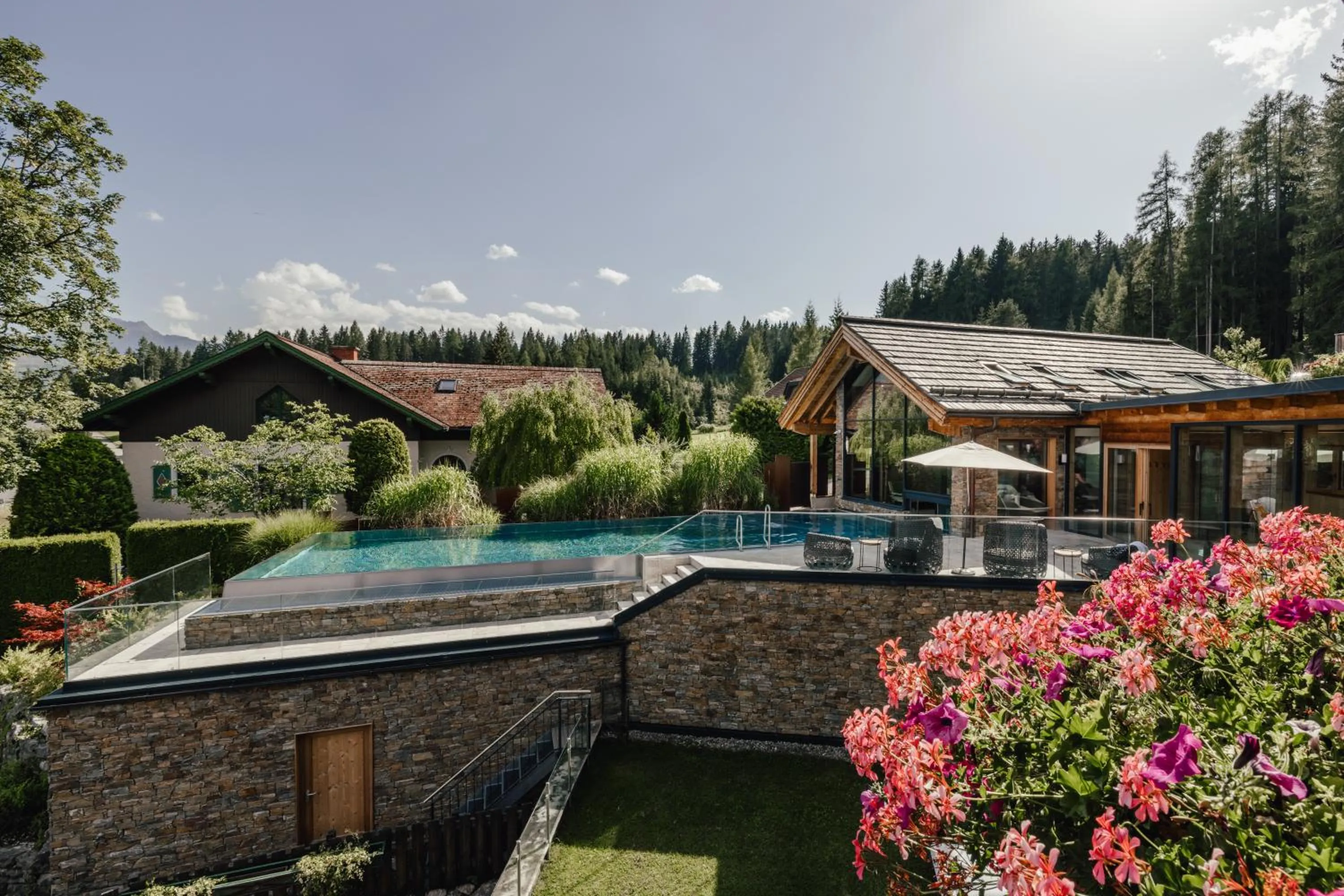 Inner courtyard view in Hotel Annelies