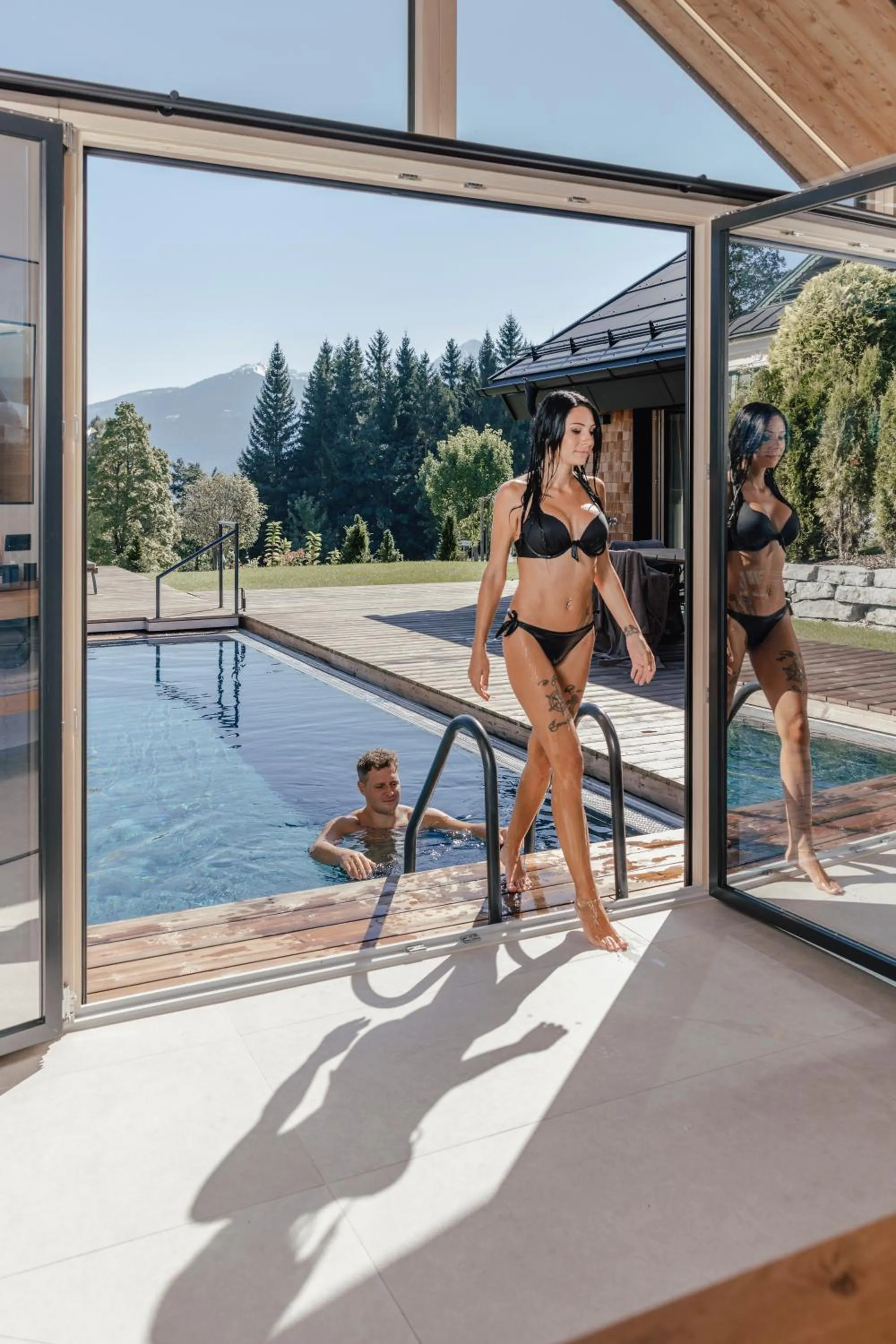 Swimming pool in Hotel Annelies