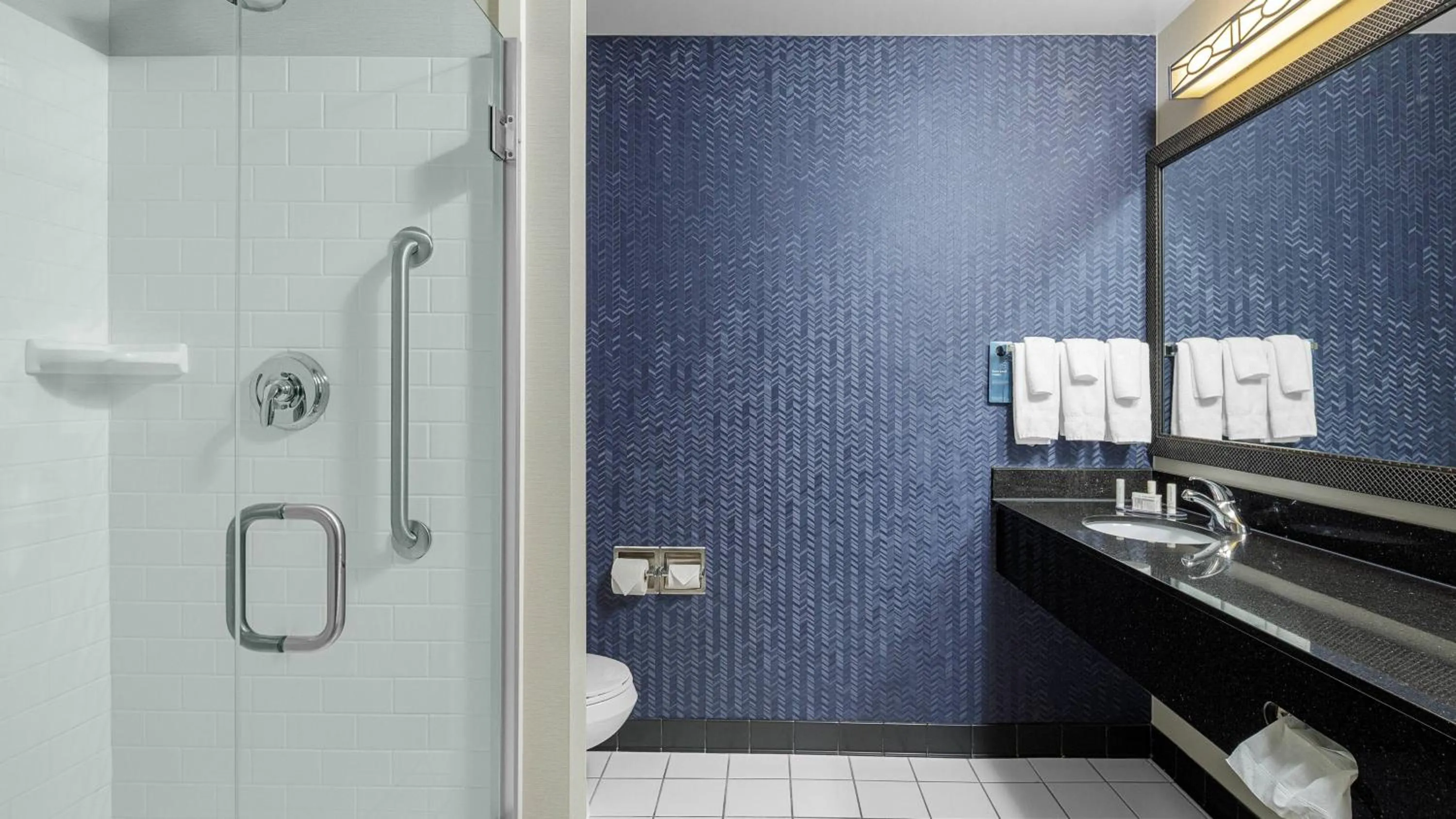 Bathroom in Fairfield Inn & Suites by Marriott Paducah