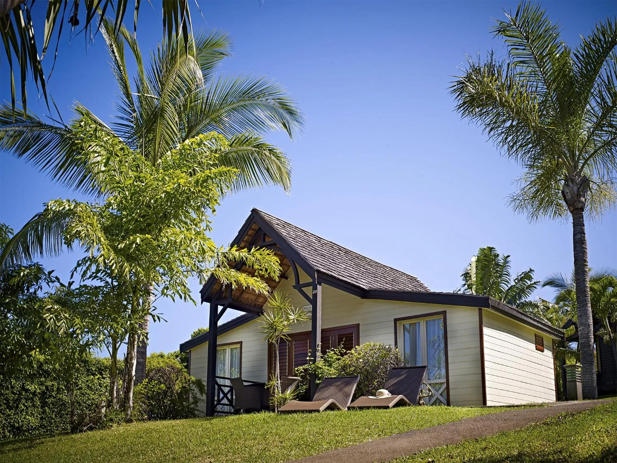Garden in Iloha Seaview Hotel