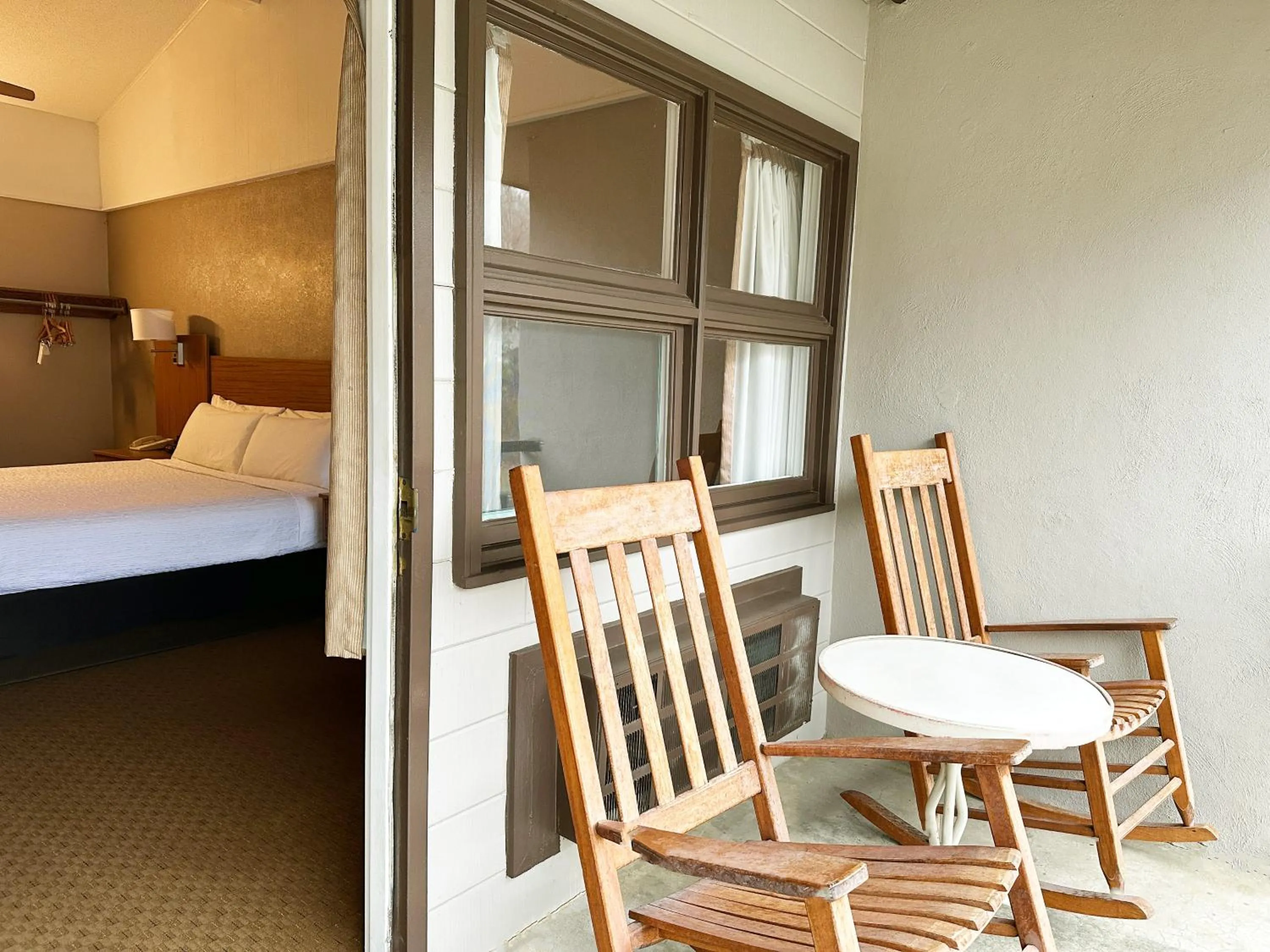 Balcony/Terrace, Bed in Sidney James Mountain Lodge
