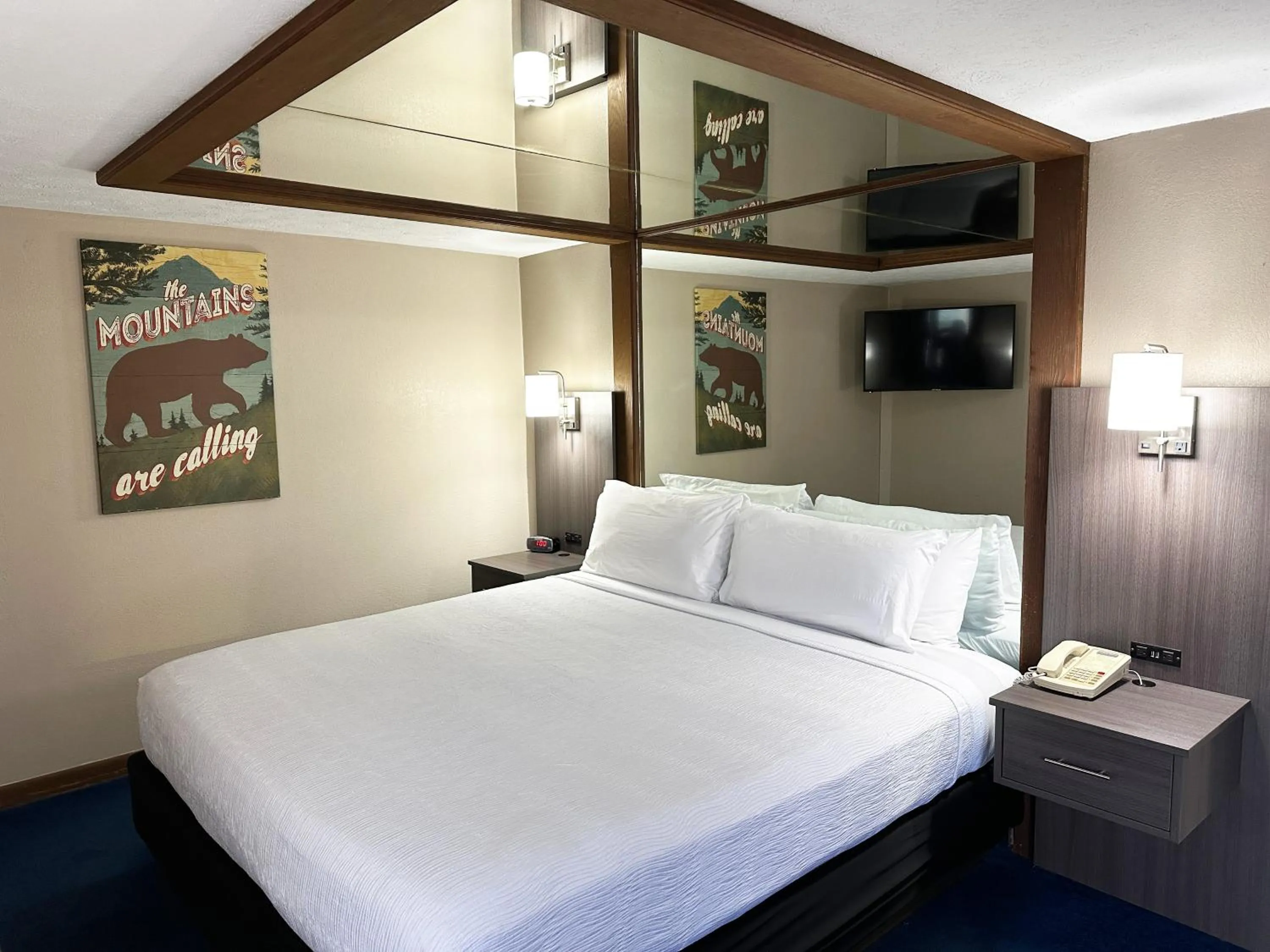 Bed in Sidney James Mountain Lodge