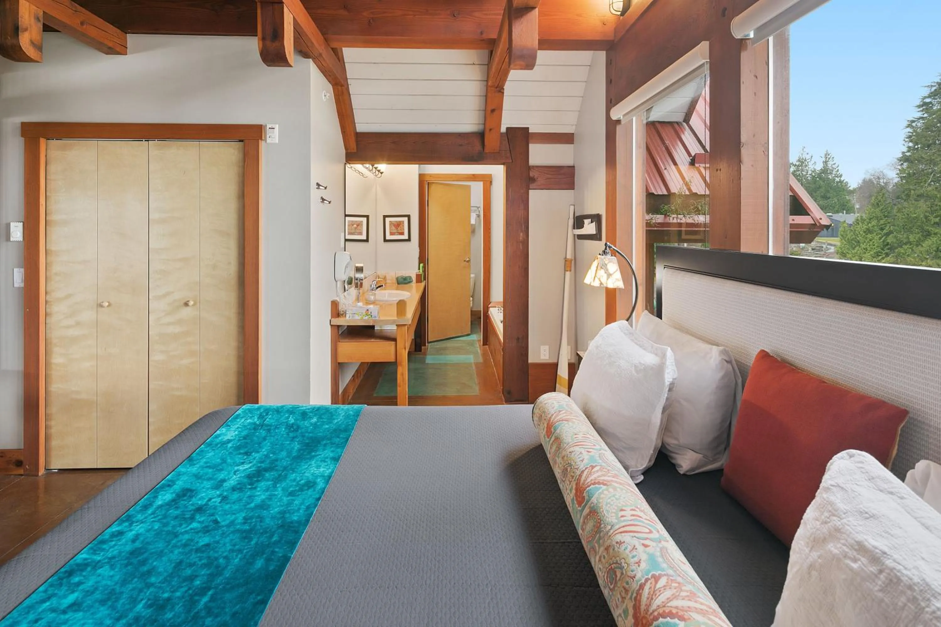 Bedroom, Bed in Black Rock Landing