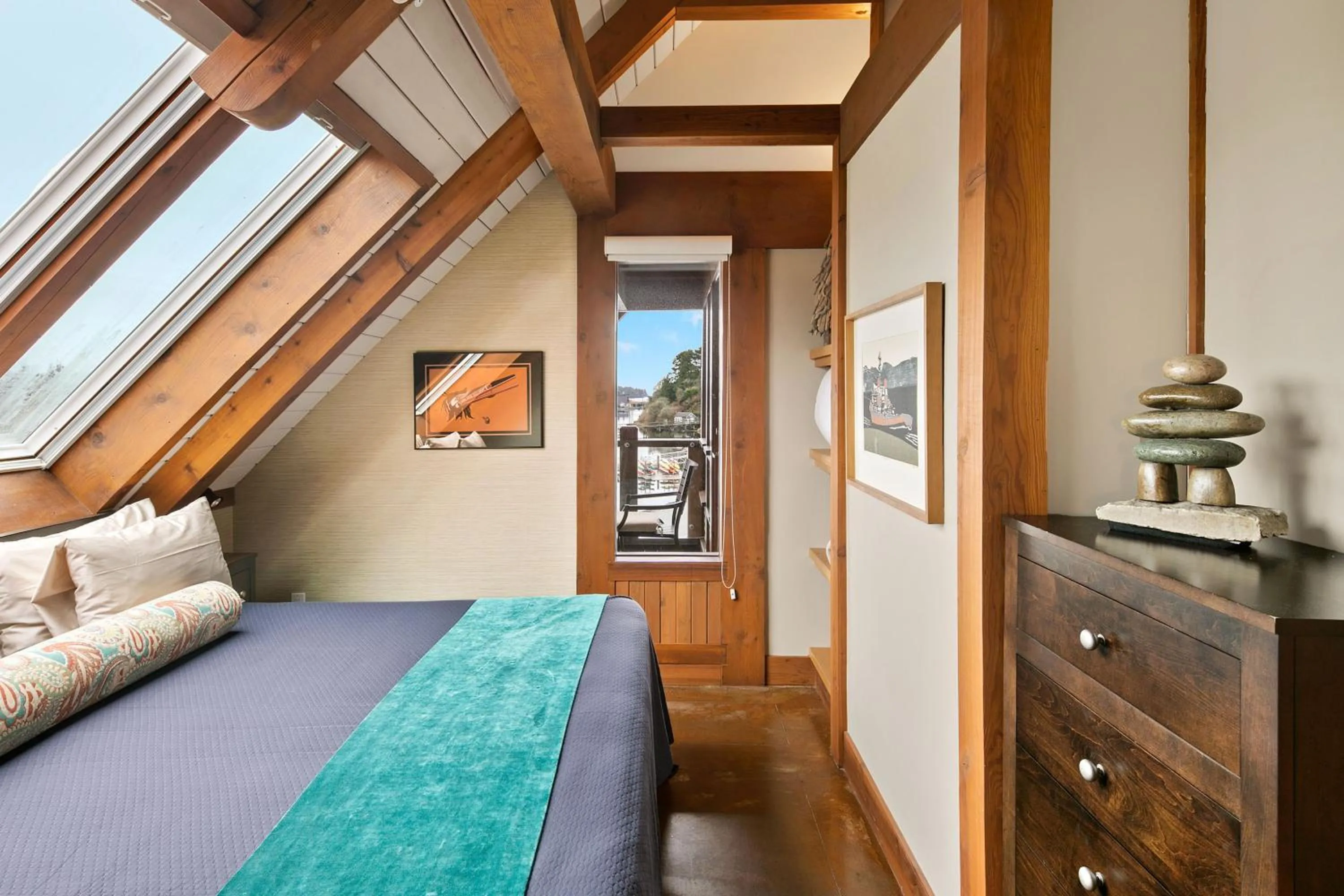 Bedroom, Bed in Black Rock Landing