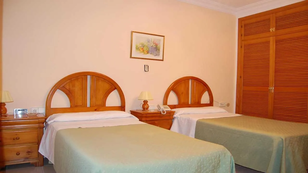 Balcony/Terrace, Bed in Hotel Antonio Conil