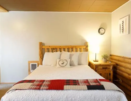 Moose Creek Inn
