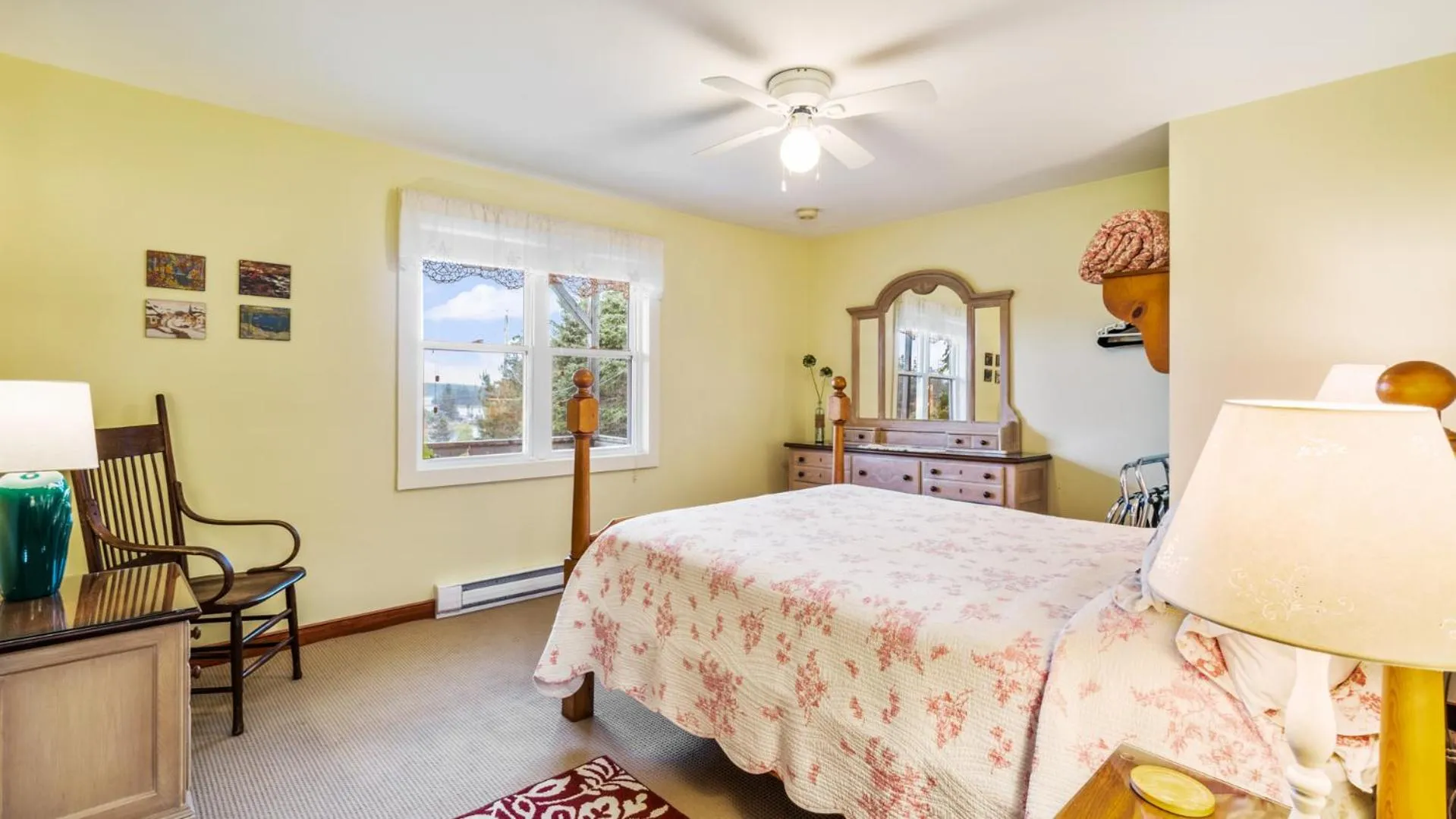 Bedroom, Bed in Bayview Pines Country Inn B&B
