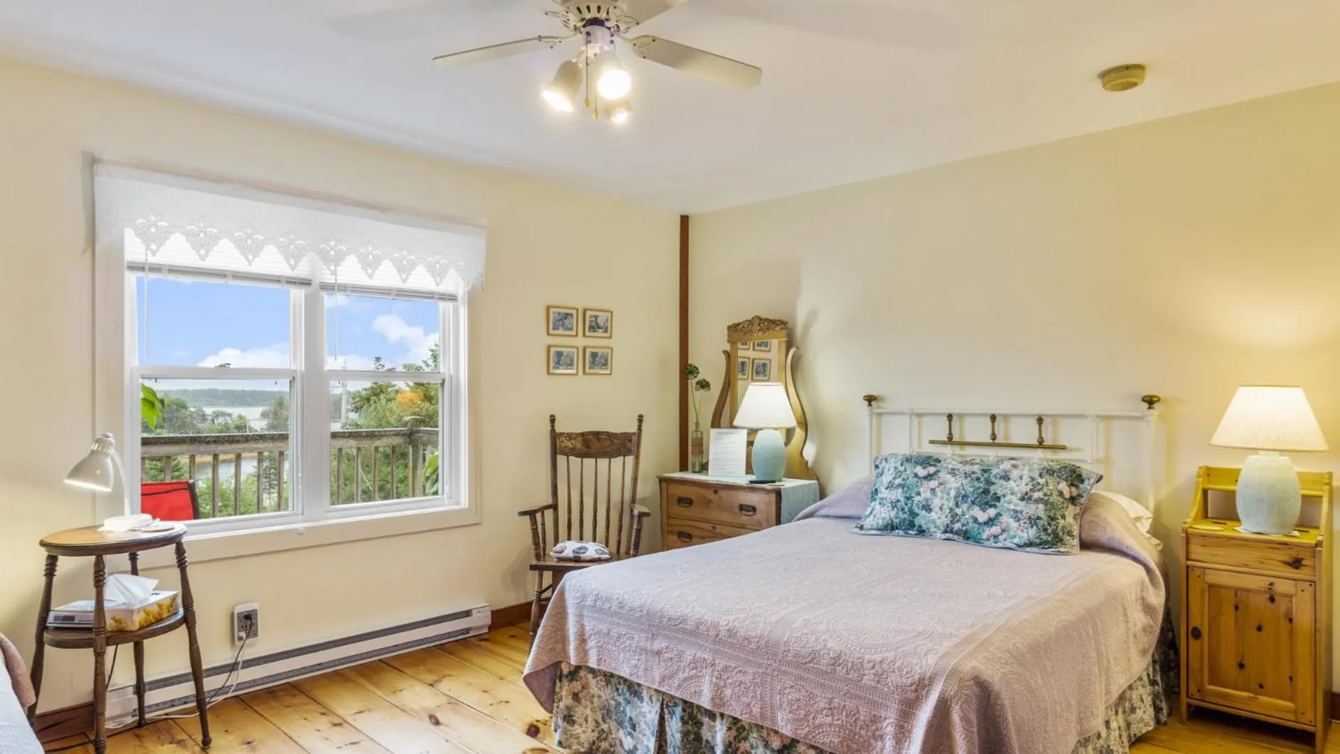 Bedroom, Bed in Bayview Pines Country Inn B&B