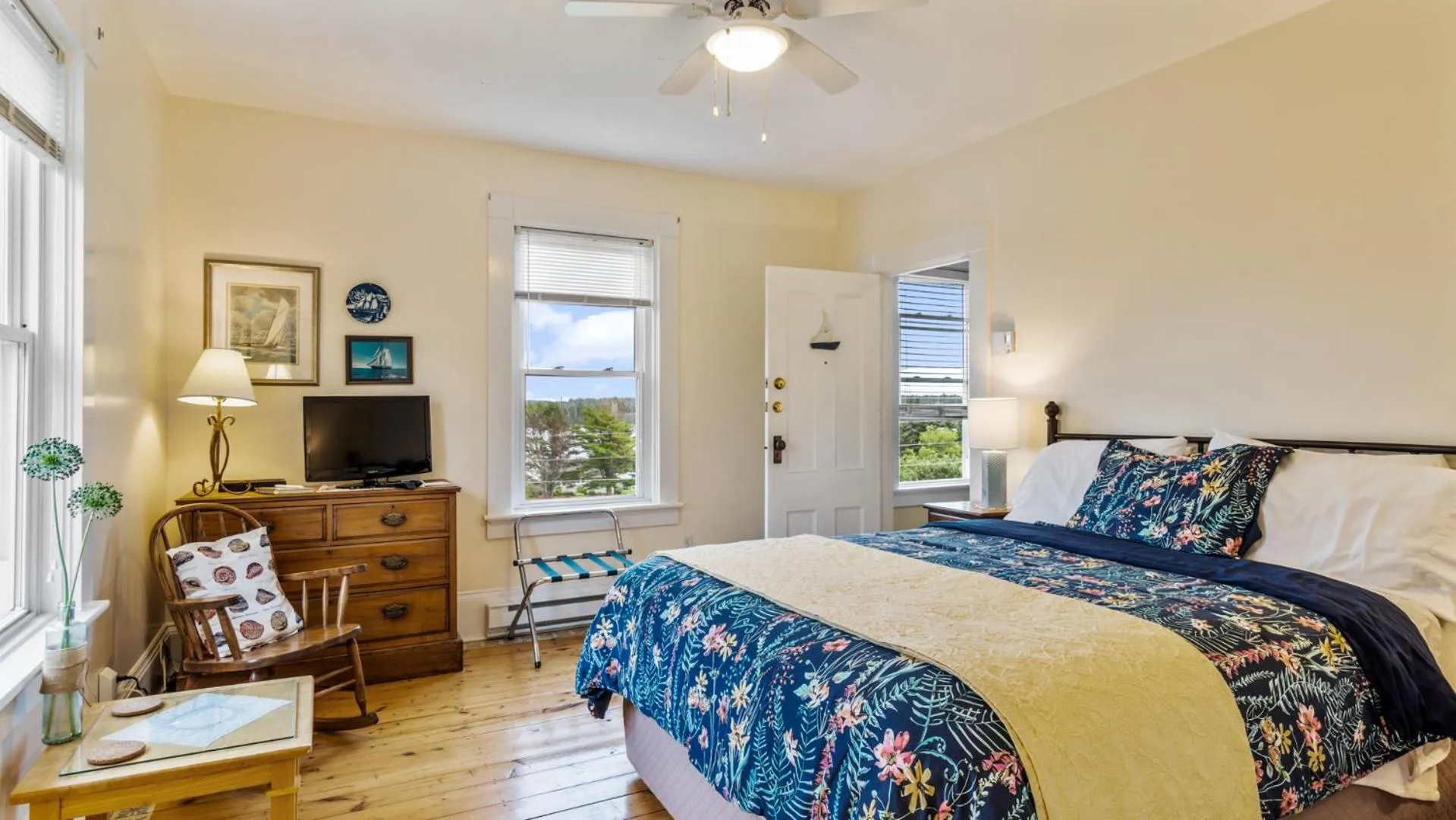 Bedroom, Bed in Bayview Pines Country Inn B&B
