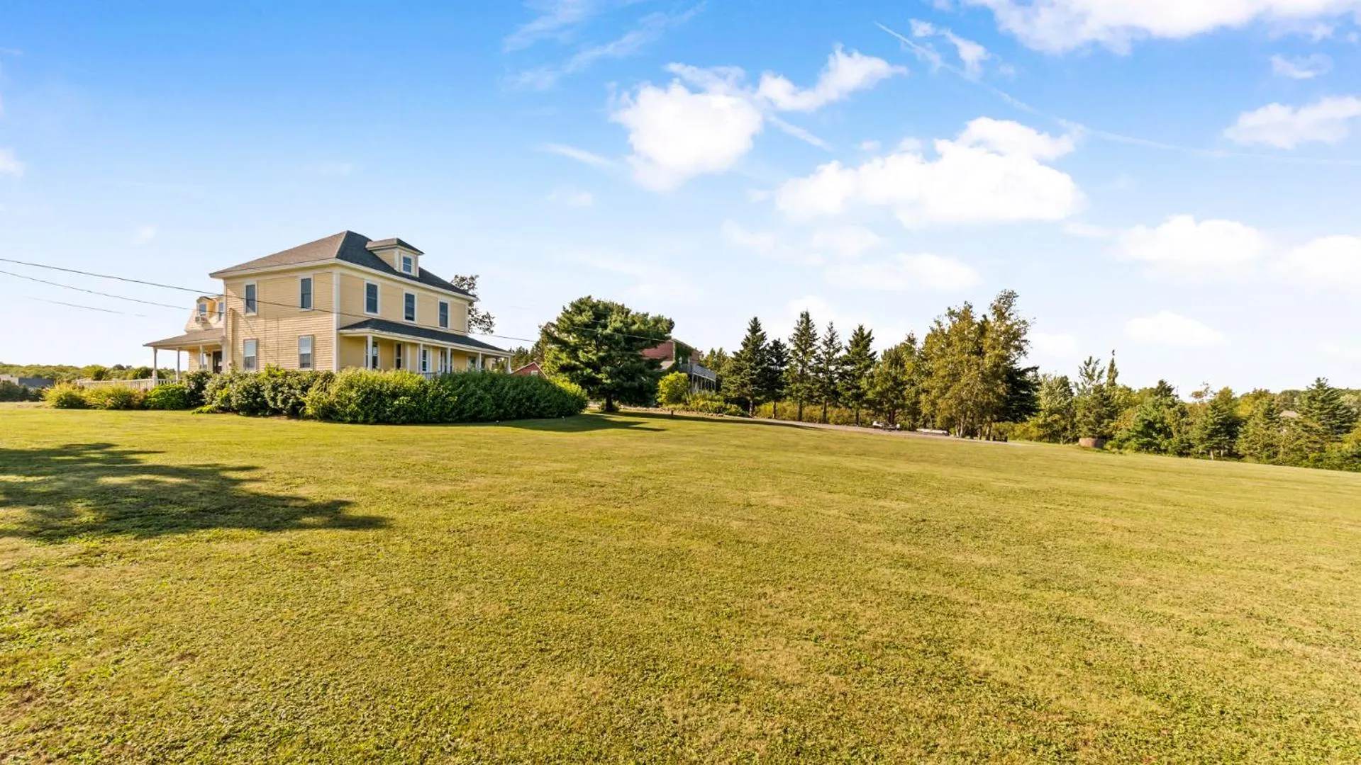 Property building in Bayview Pines Country Inn B&B