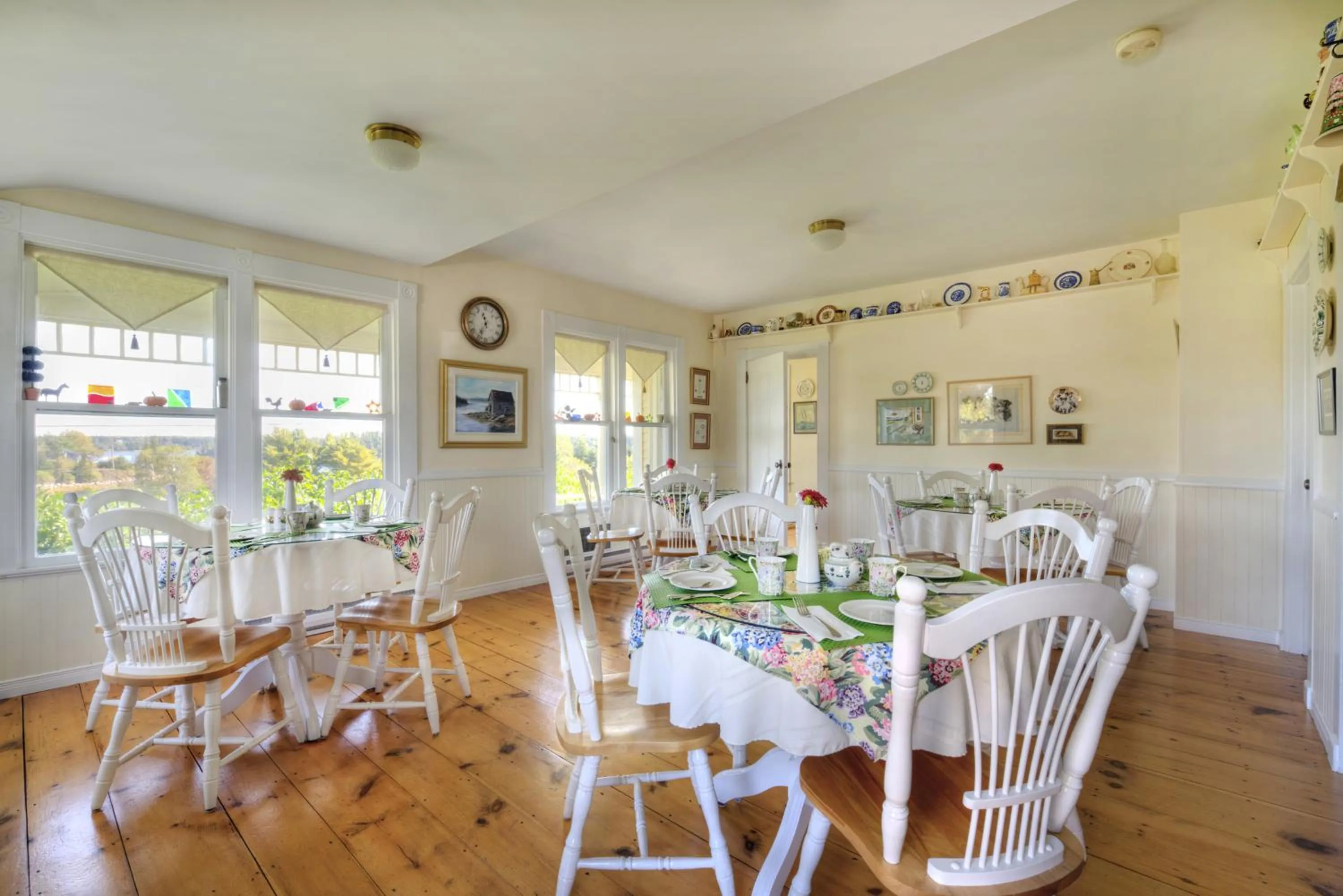 Restaurant/places to eat in Bayview Pines Country Inn B&B