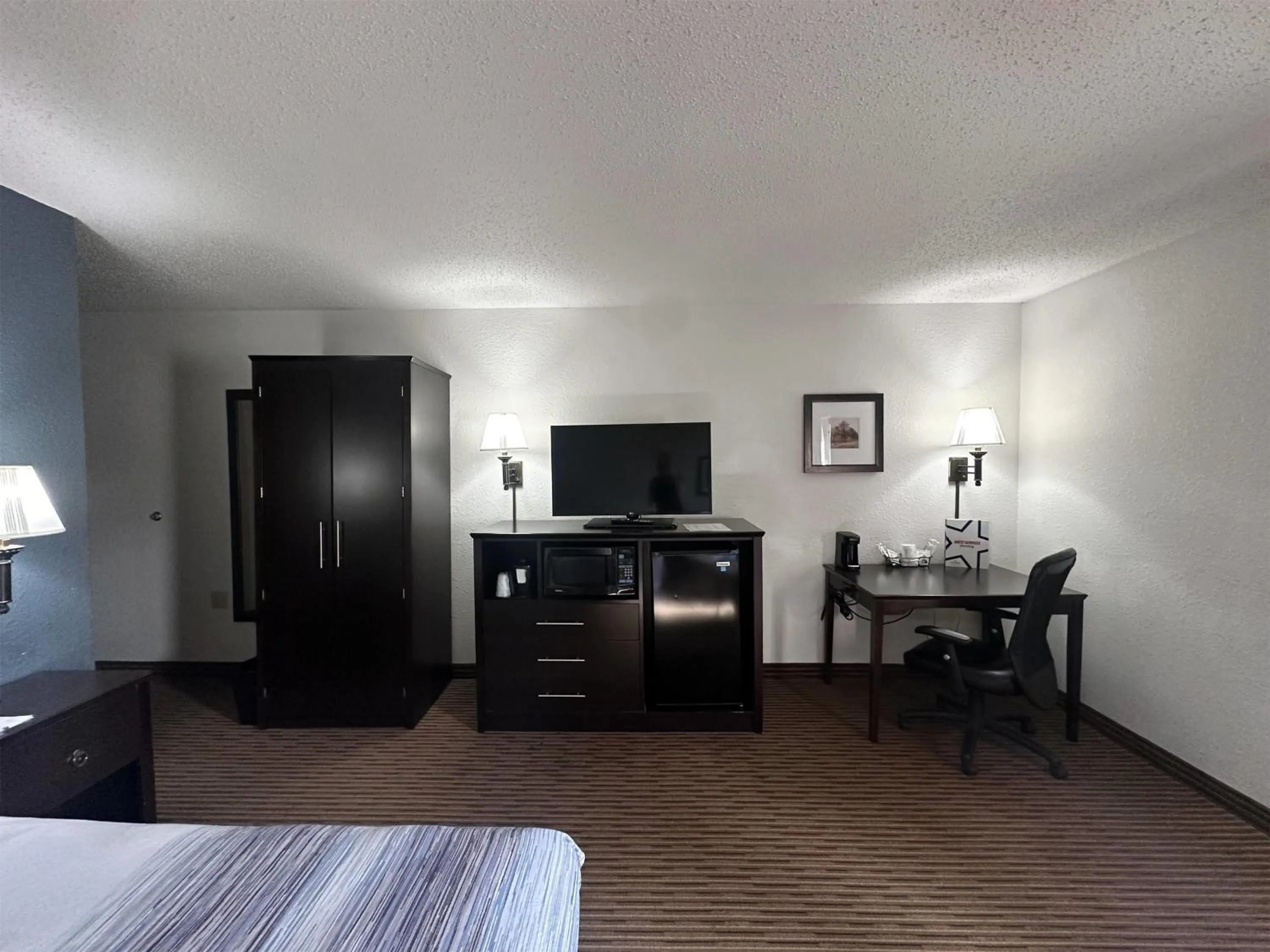 Photo of the whole room, Bed in AmericInn by Wyndham Menominee