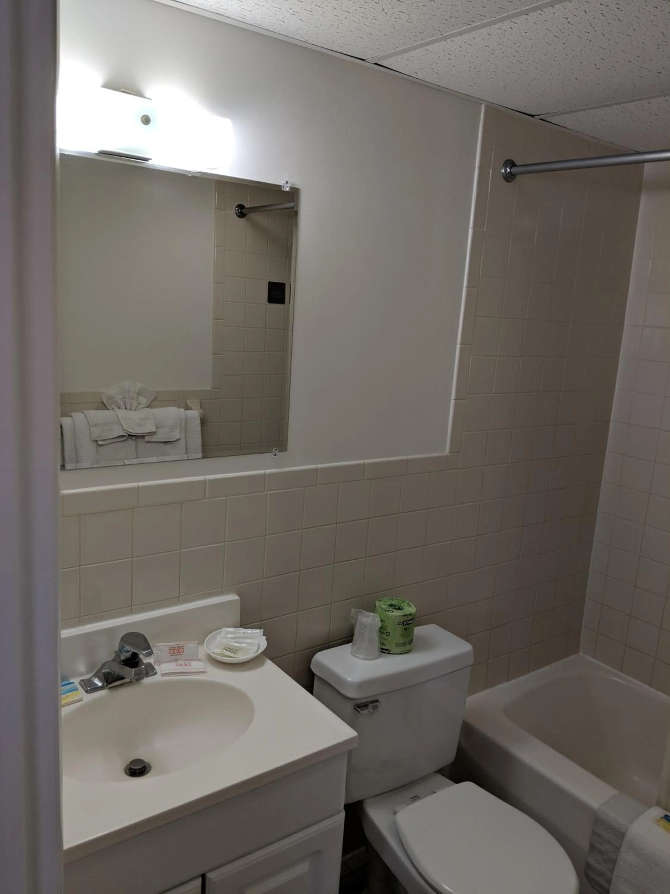 Shower in Crystal Sands Motel