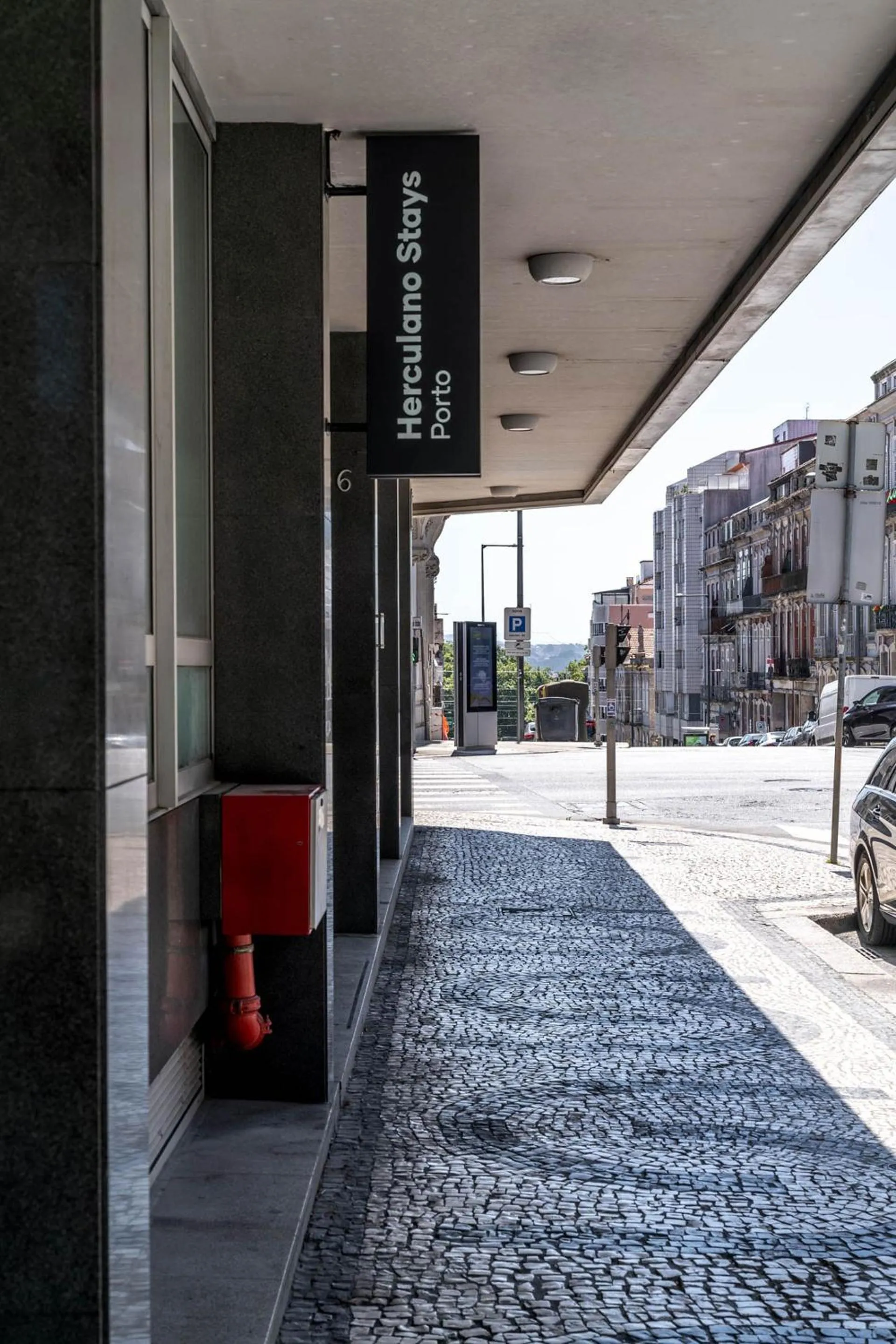 Facade/entrance in Herculano Stays Porto - Digital Access