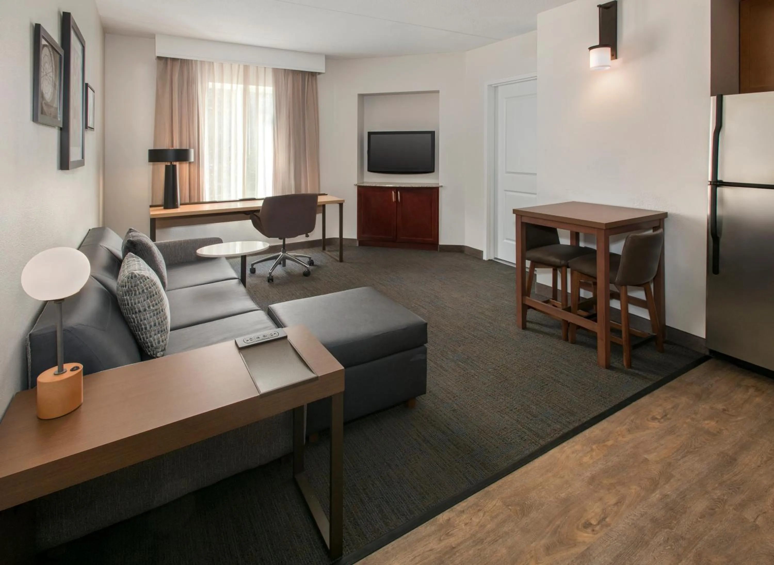 Living room in Residence Inn Pittsburgh Monroeville/Wilkins Township